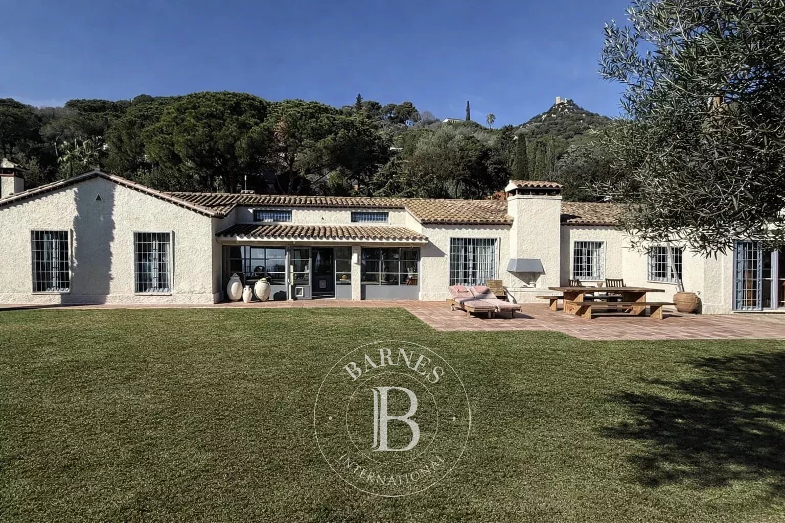 Spectacular mediterranean house with sea views and paddle in Cabrera de Mar, Barcelona