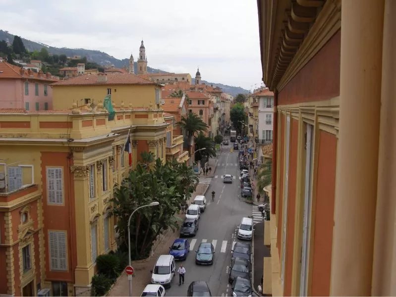Grand 5 pièces 135 m² plein centre Menton !