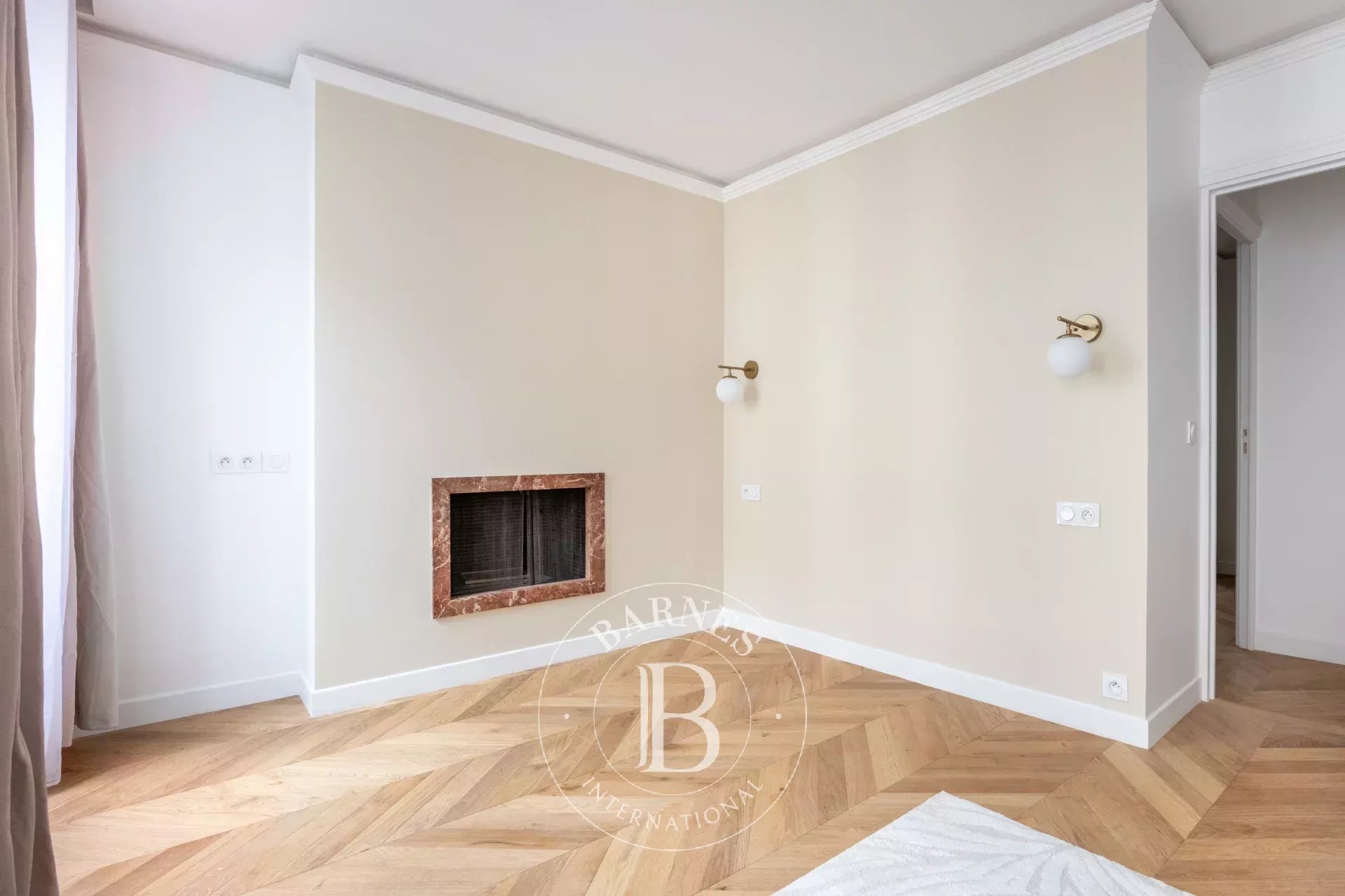 Daire Paris 4ème - picture 15