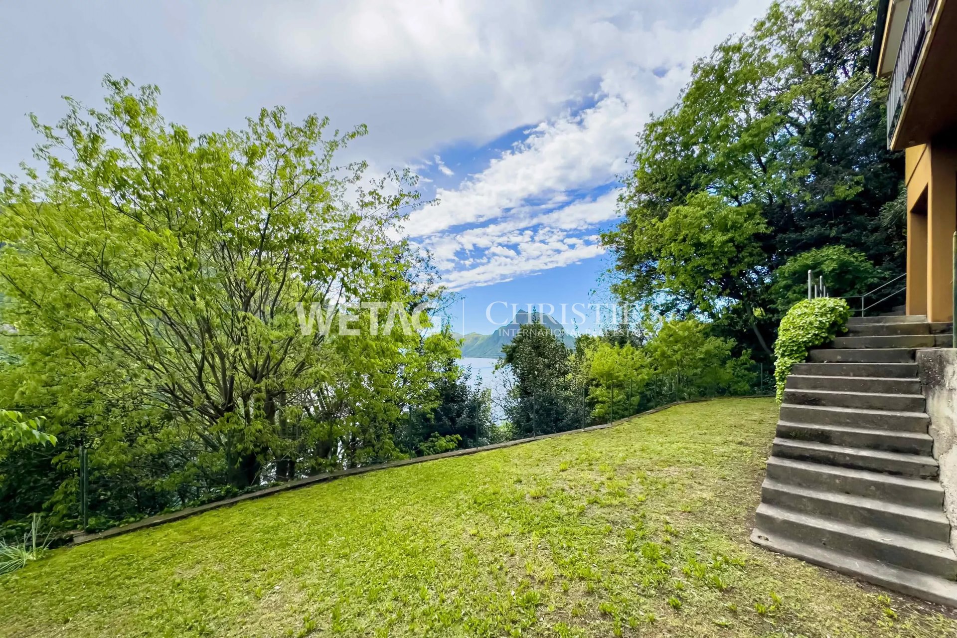 4 Bedroom Villa/Townhouse's Image 9