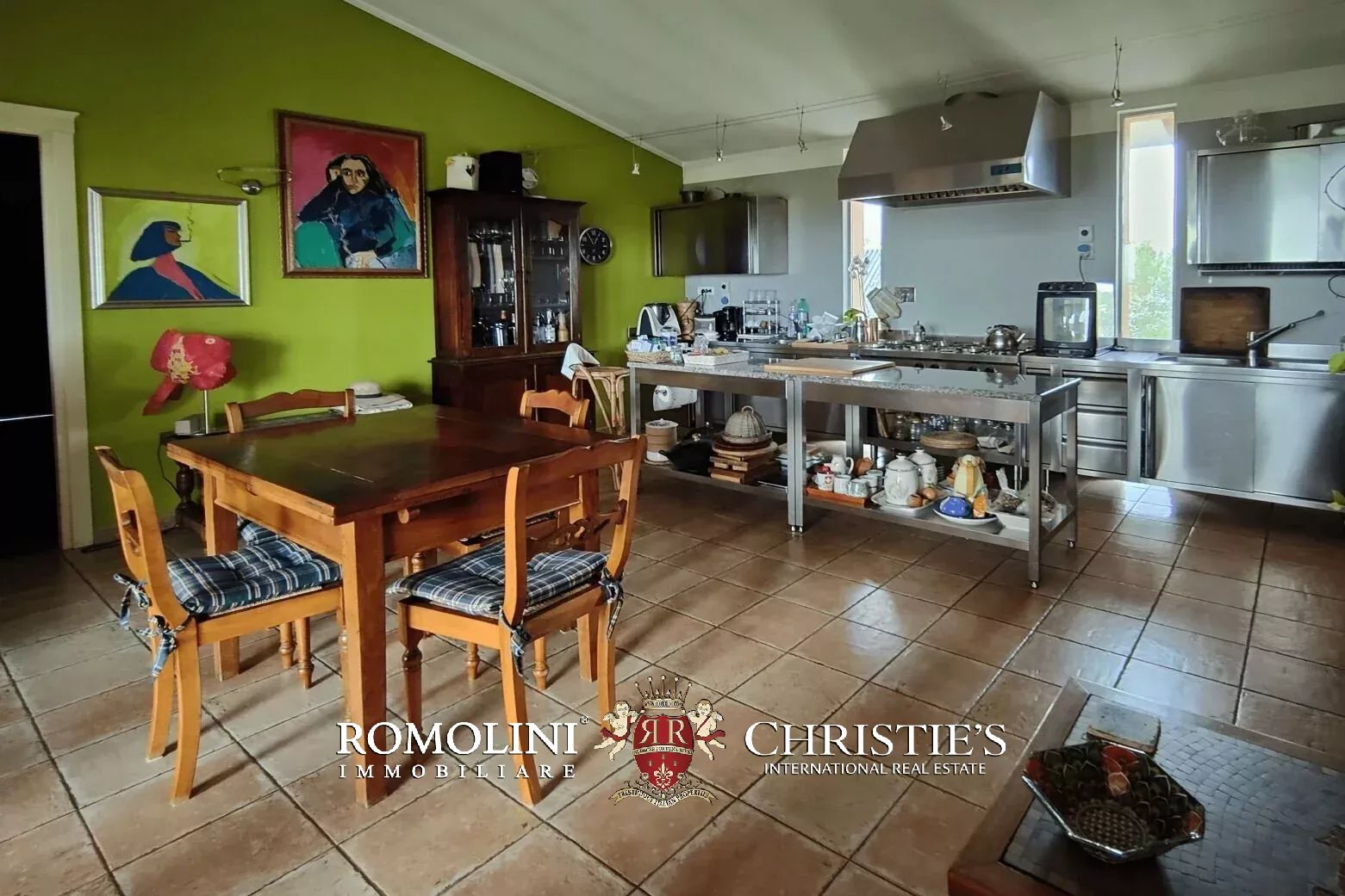 3 Bedroom Vineyard's Image 15