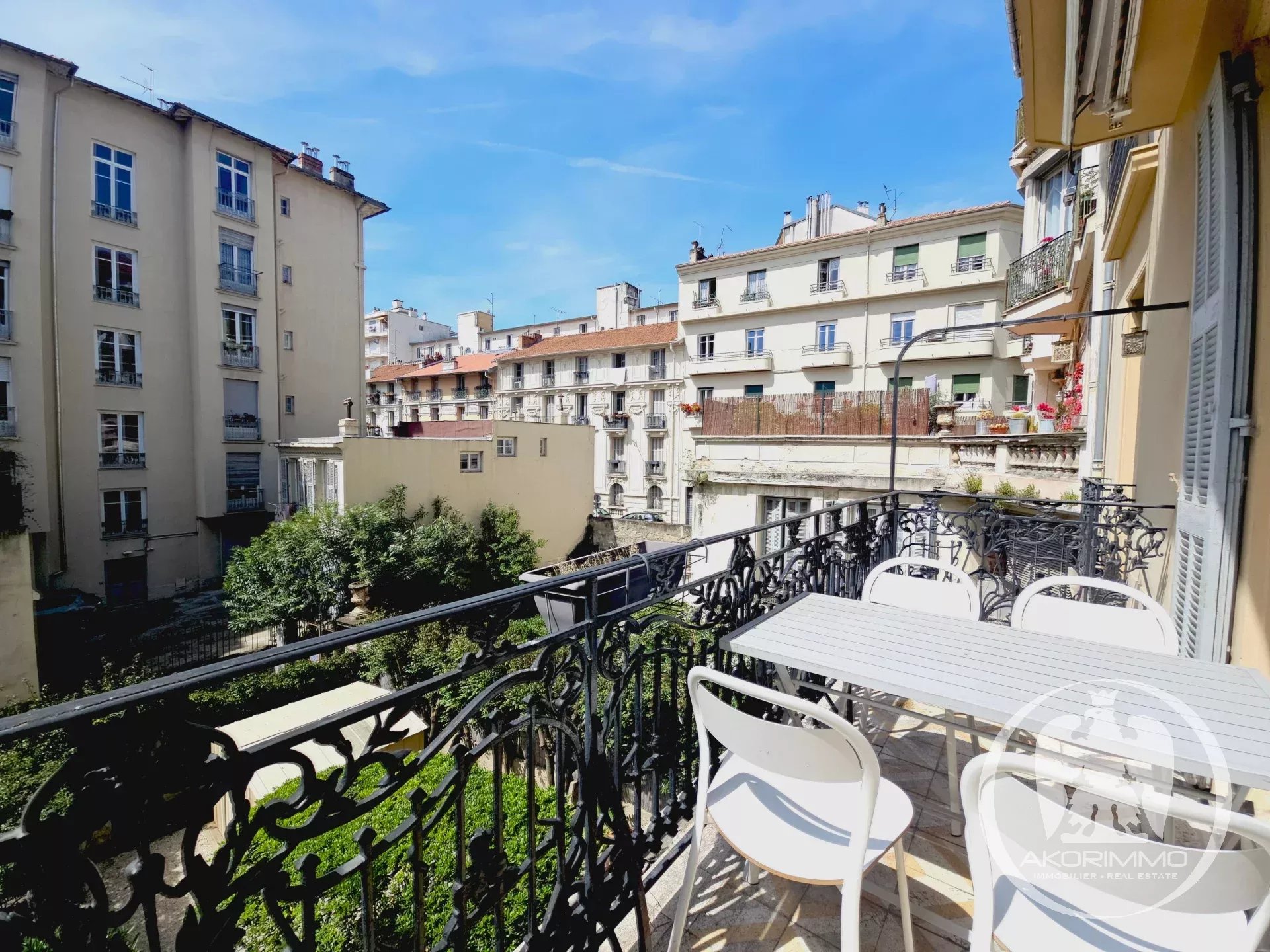 NICE CENTRE – Appartement  5 pièces de 137m² avec terrasse – Calme, lumineux, haut plafond