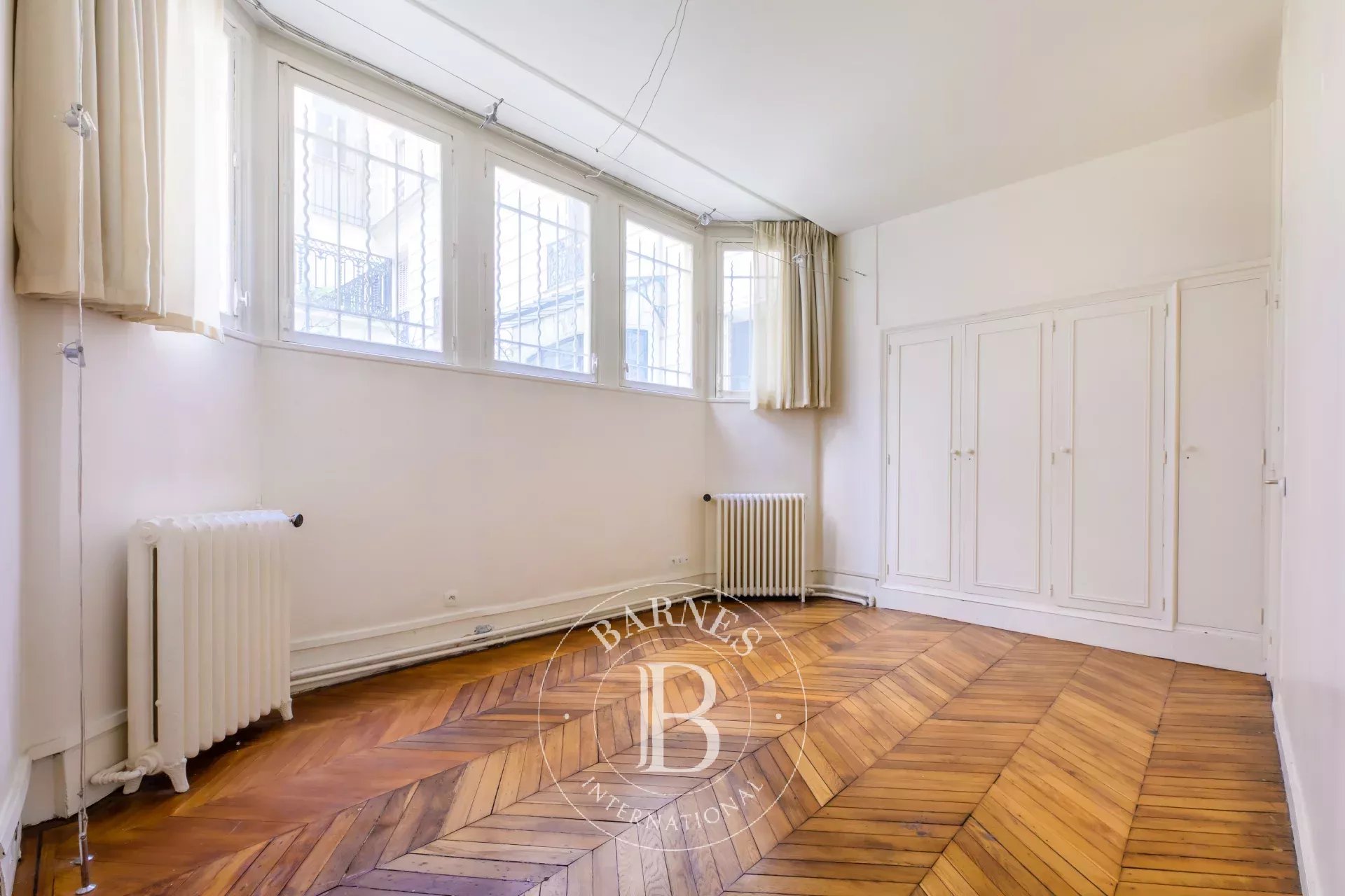 Daire Paris 8ème - picture 7