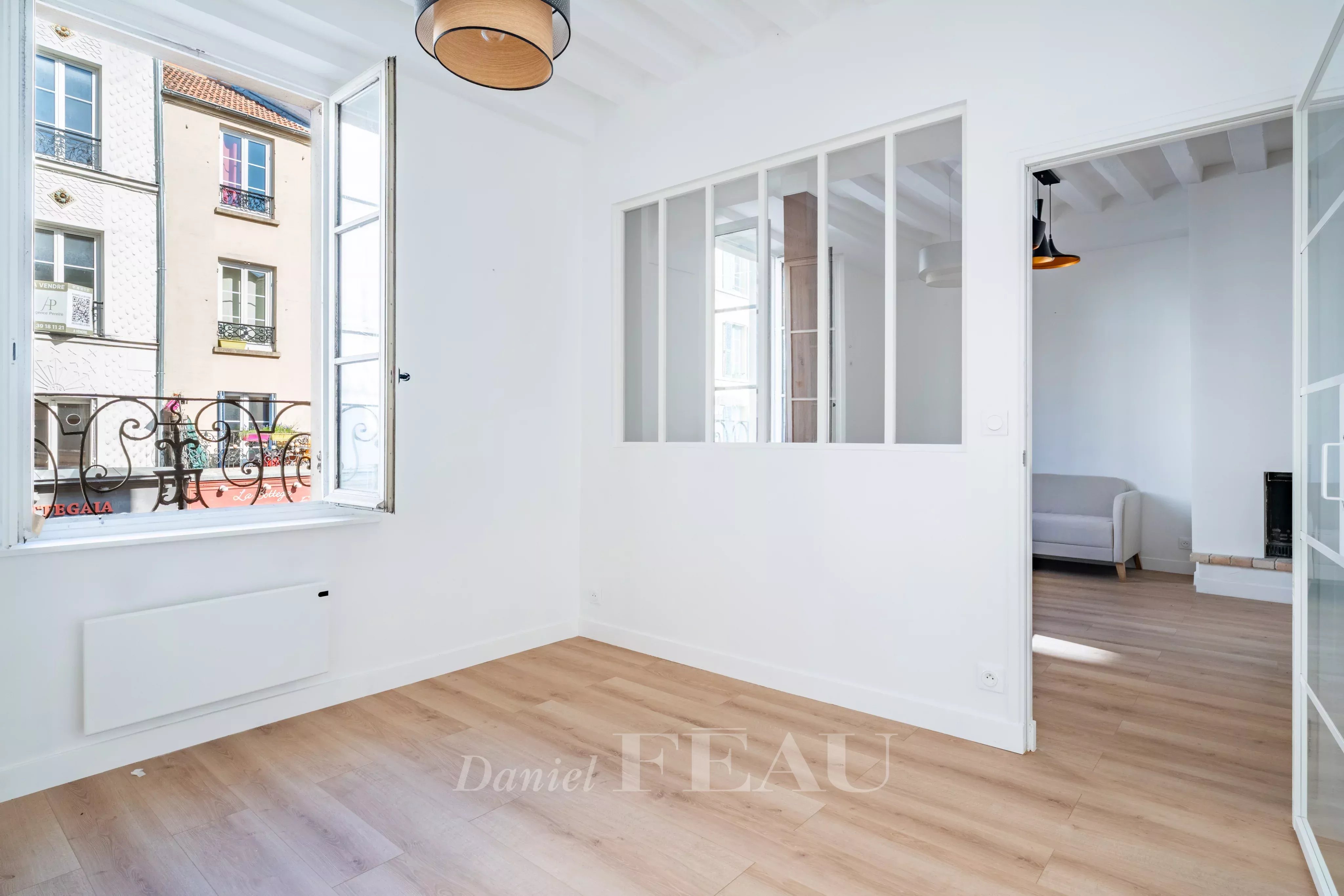 SAINT-GERMAIN-EN-LAYE - HYPER CENTRE - TOTALEMENT RENOVE
