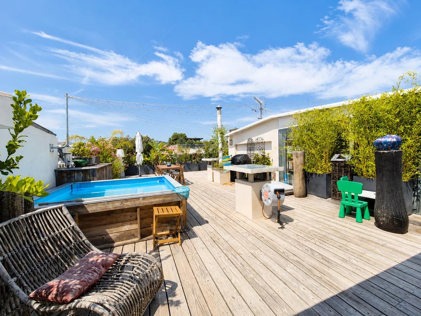 CAGNES-SUR-MER –  TOIT TERRASSE 175 M² - 3 PIECES - PARKING