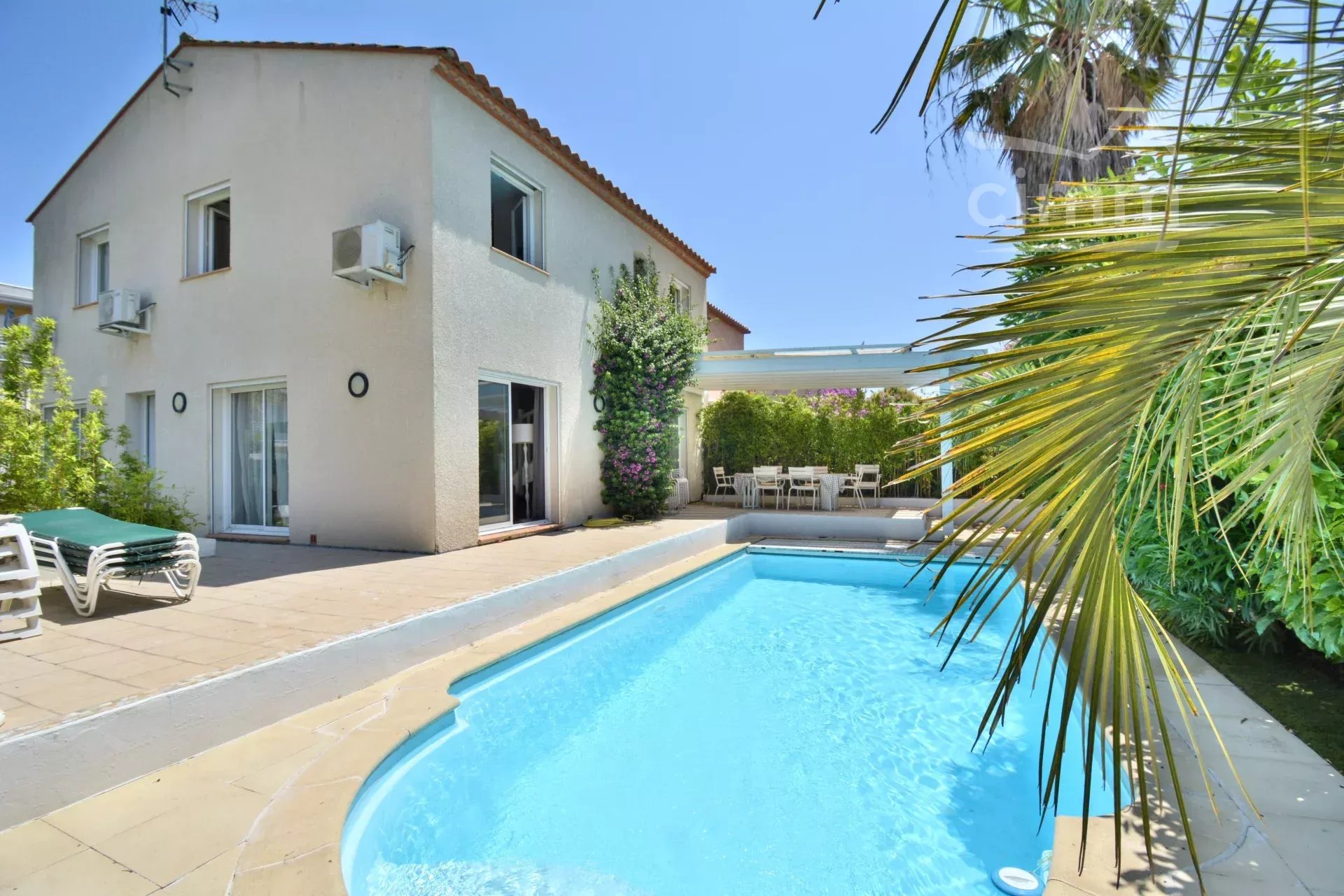 Agence immobilière de 
