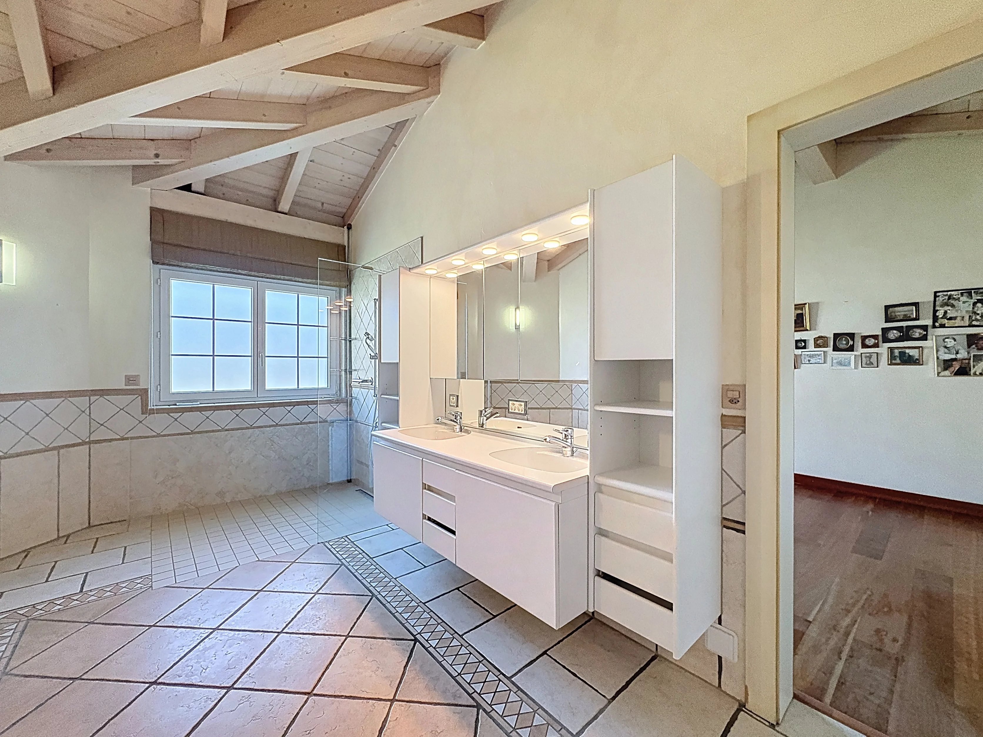 Spacieuse villa 5.5 pièces avec piscine et jardin