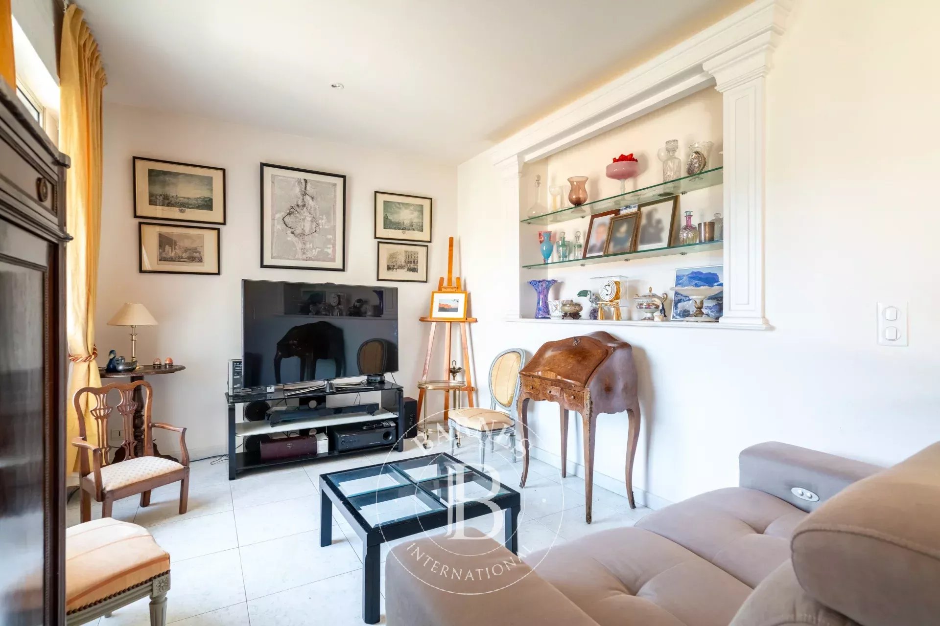 Daire Cassis - picture 6