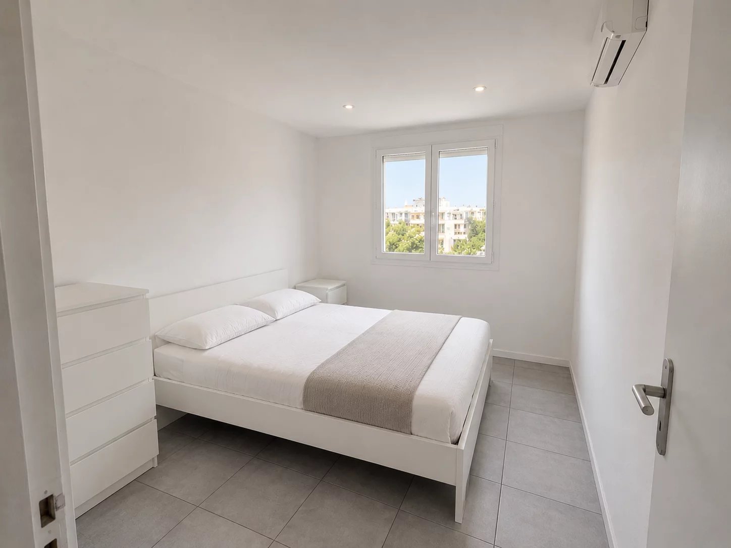 Cannes 3/4 room apartment near the beach