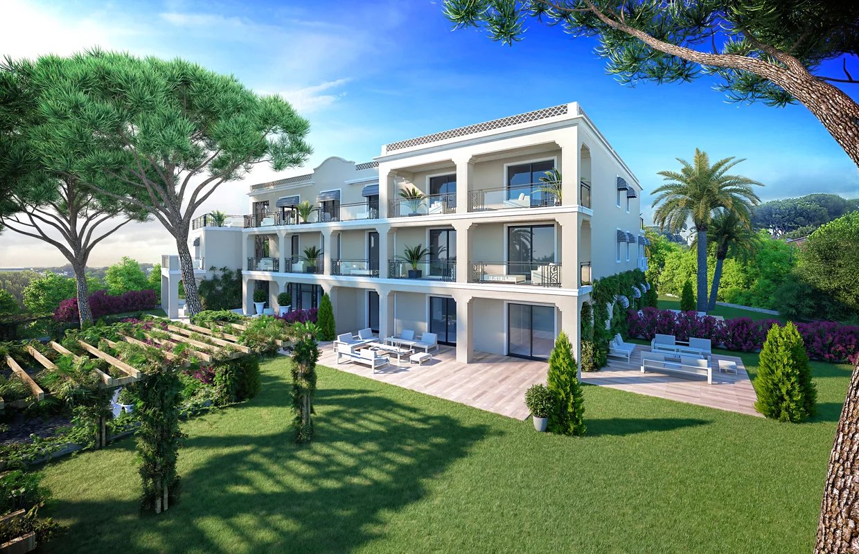 LUXUEUX DUPLEX AVEC JARDIN ET PISCINE PRIVATIVE AU CAP D'ANTIBES