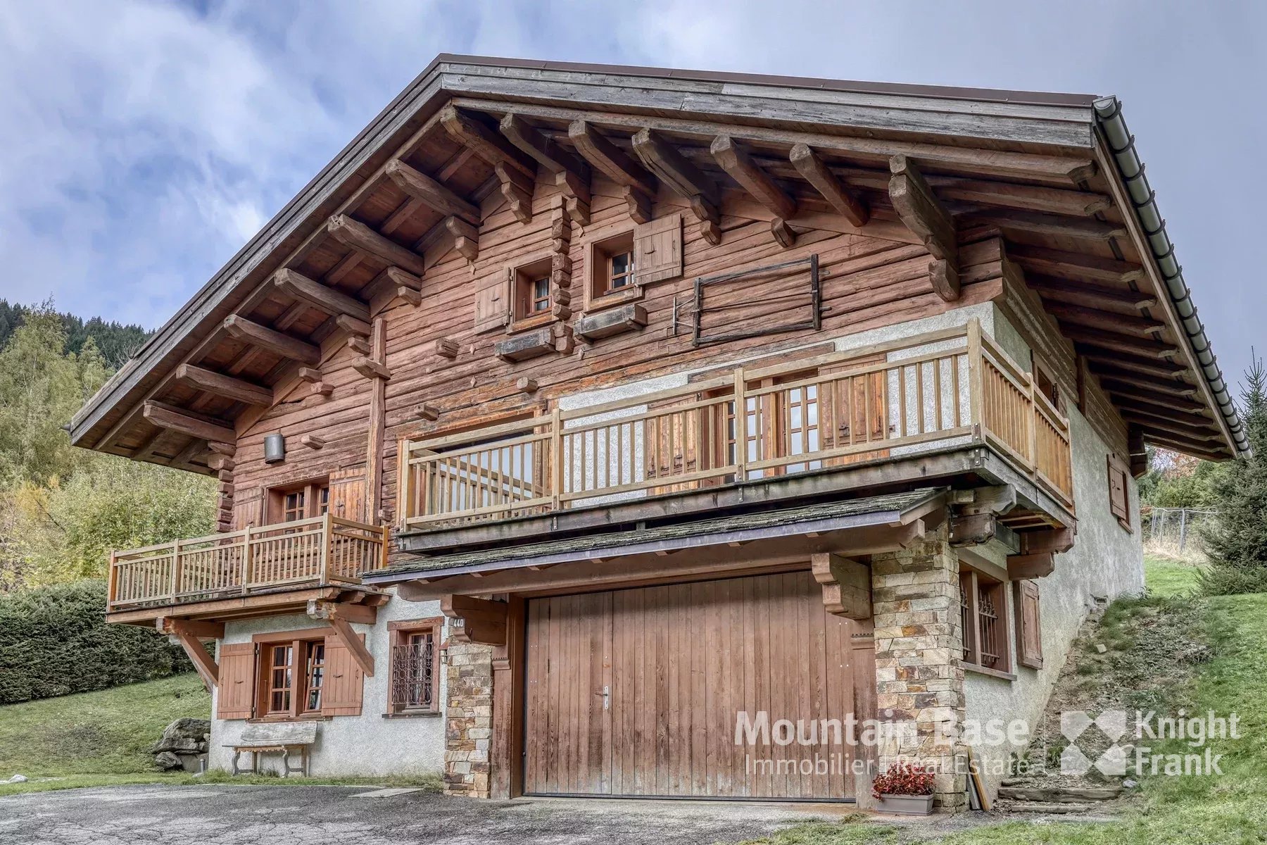 Photo of A beautiful, traditional 4-bedroom family chalet in Jaillet, Megève