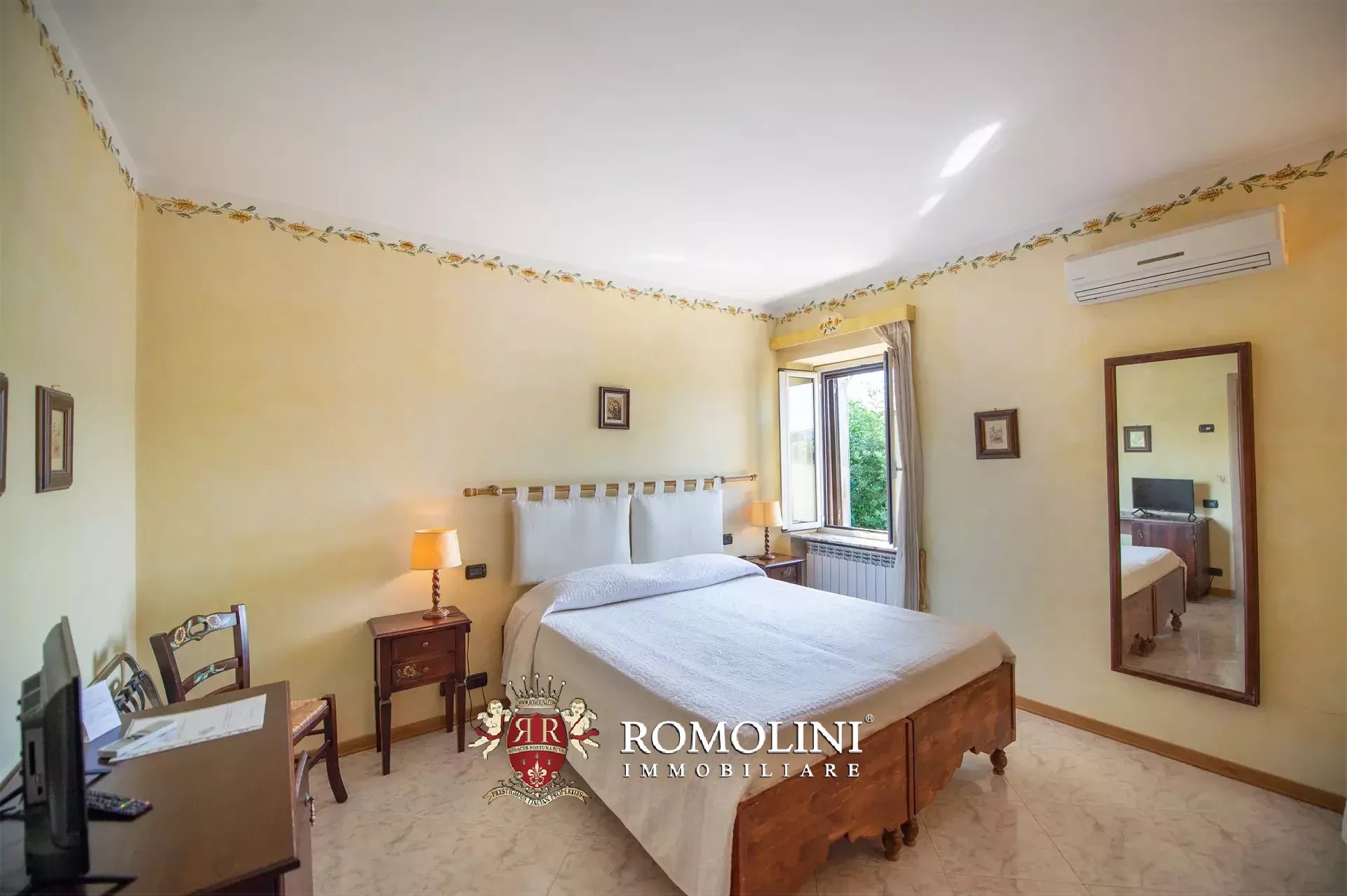 6 Bedroom Villa/Townhouse's Image 29