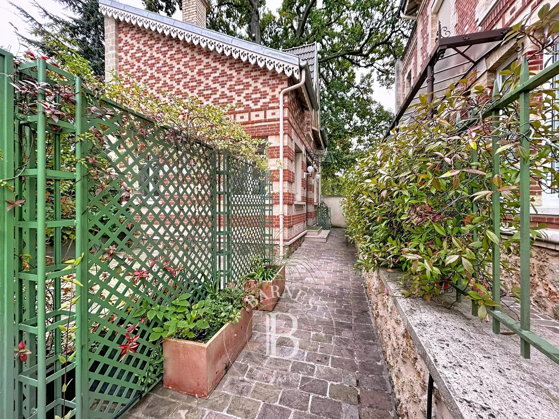 The BARNES rental department... - picture 1