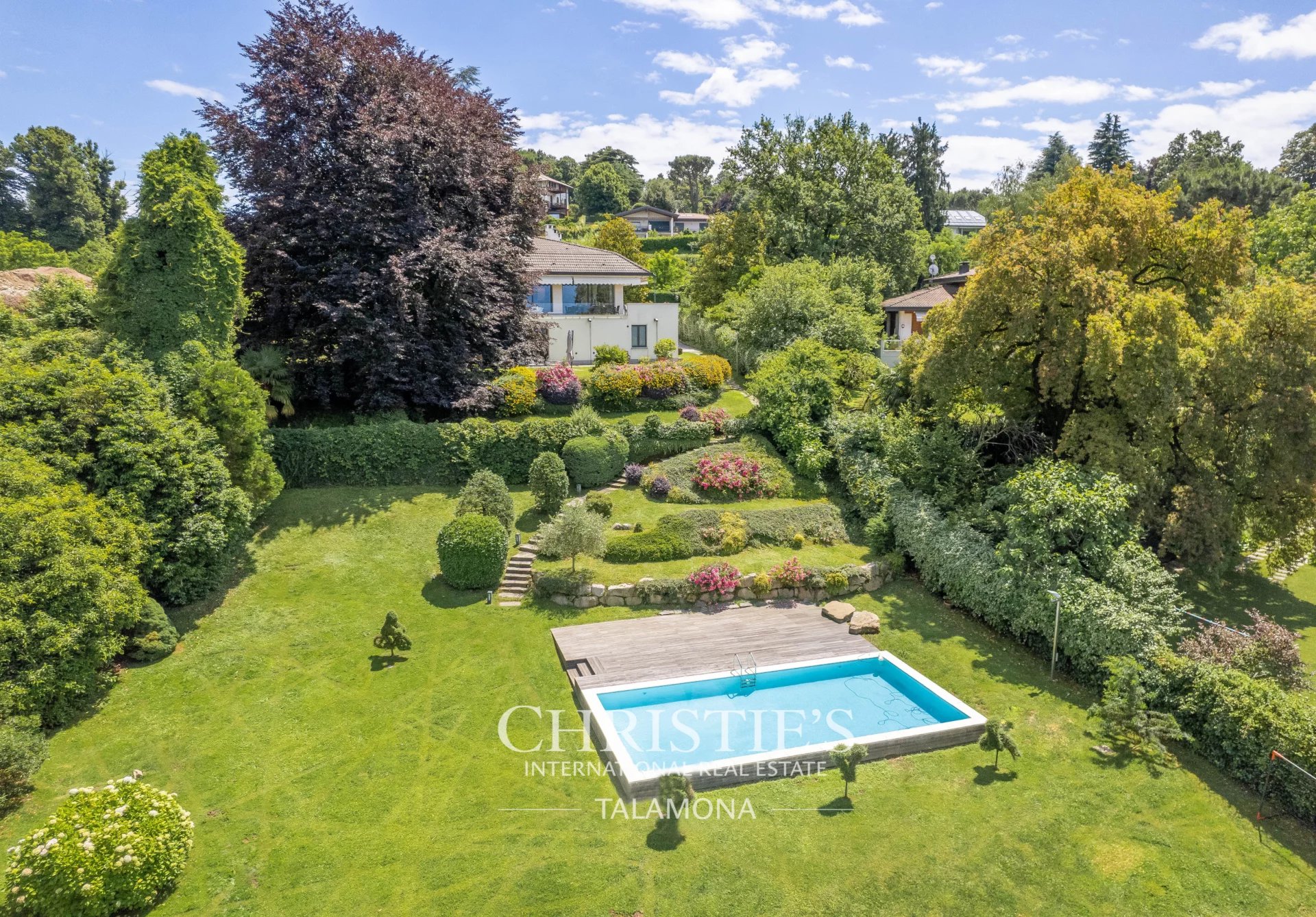 Villa in Buguggiate – wo Luxus zu Stille wird und Architektur zu Emotion