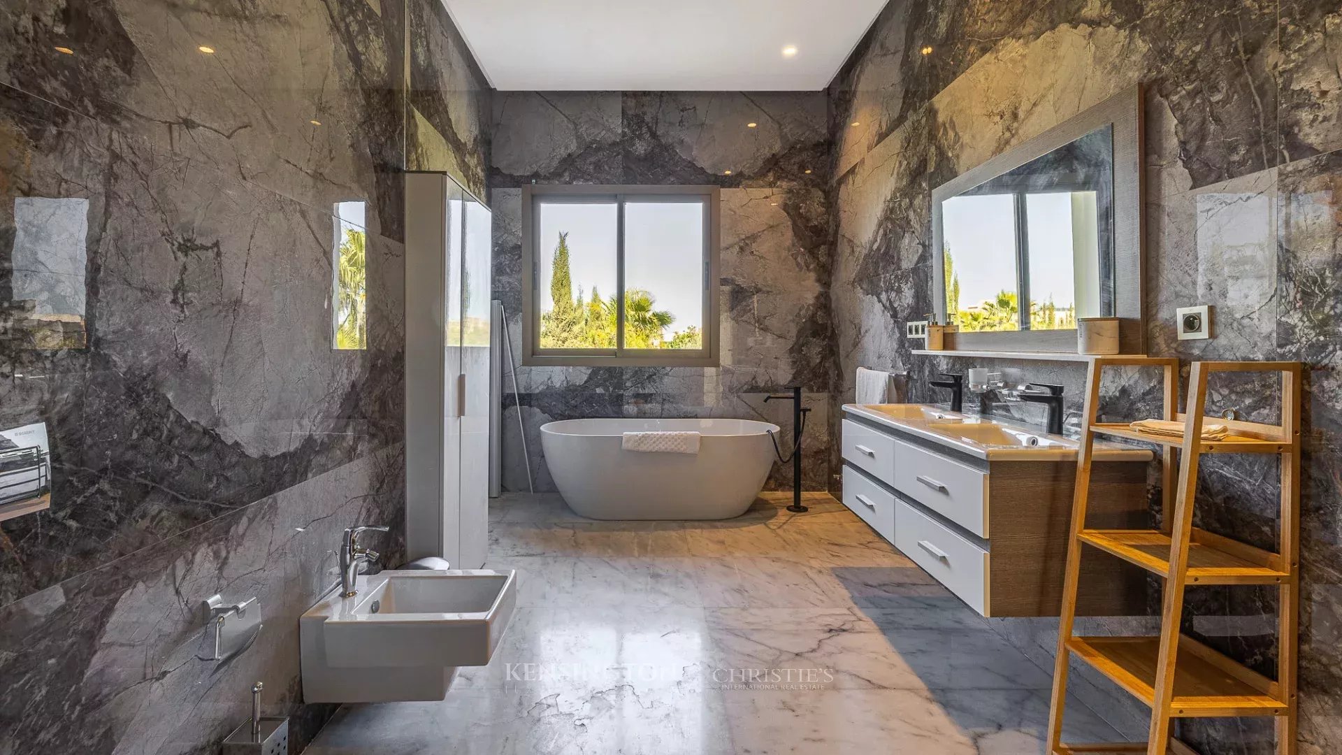 4 Bedroom Villa/Townhouse's Image 13