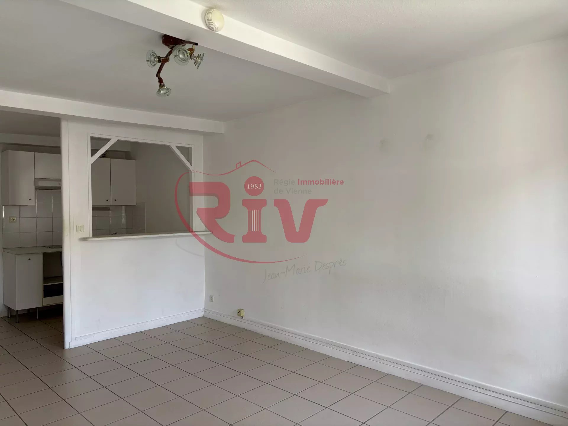 Studio - 32 m² - 1er étage - VIENNE