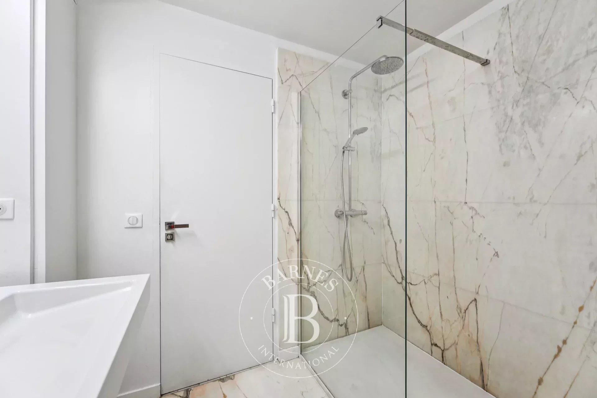 Daire Paris 7ème - picture 13