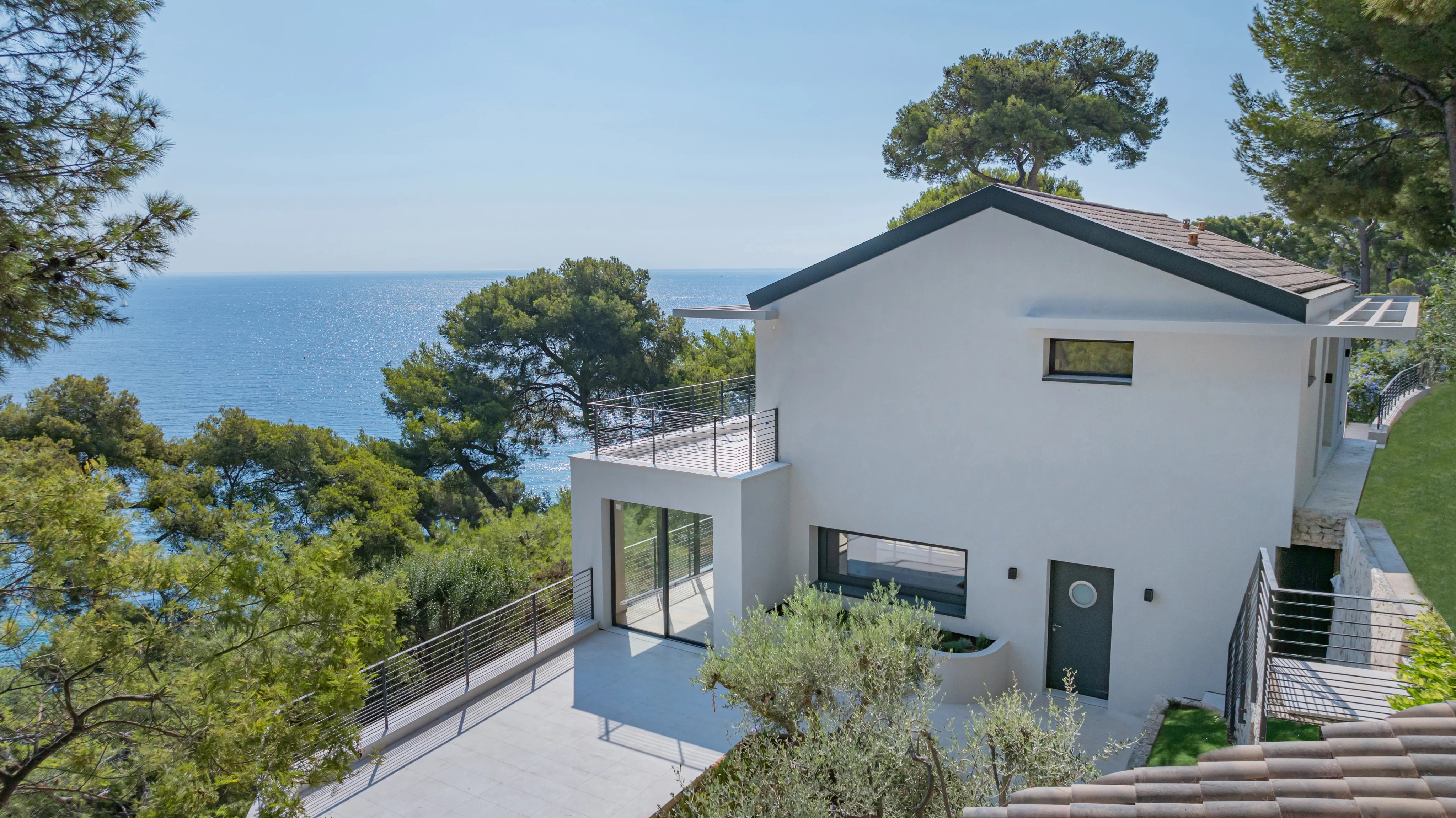 ROQUEBRUNE CAP MARTIN - THE CAP - PANORAMIC SEA VIEW VILLA - 6 BEDROOMS - POOL - INDEPENDENT APARTMENT
