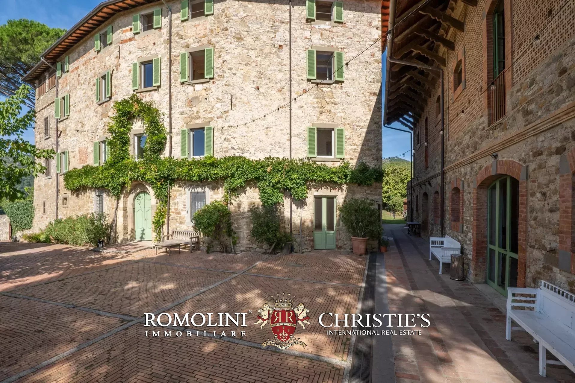 10 Bedroom Villa/Townhouse's Image 15