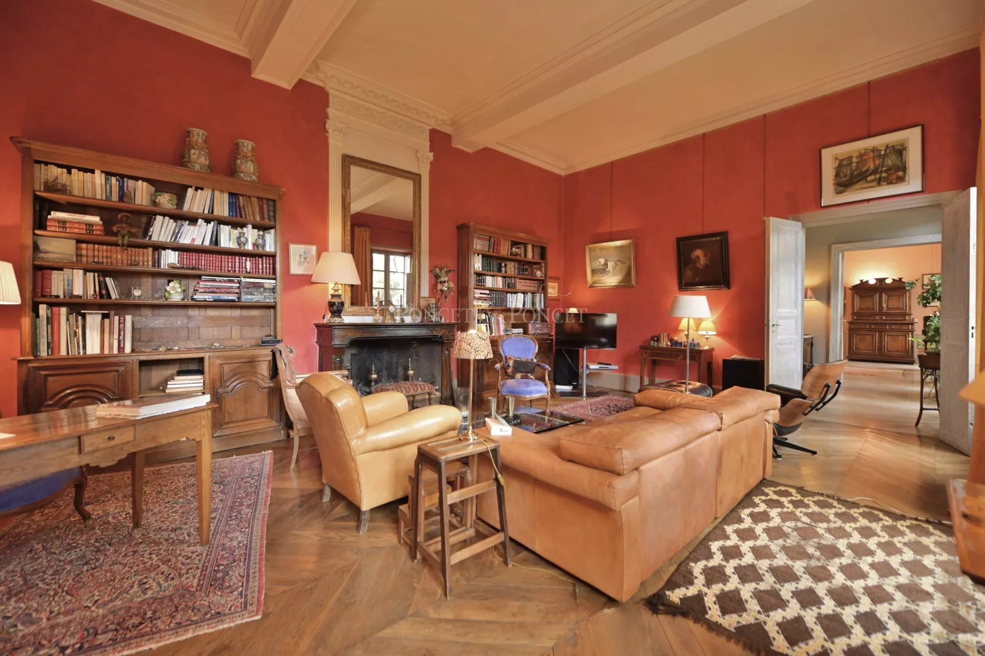 9 Bedroom Villa/Townhouse's Image 6