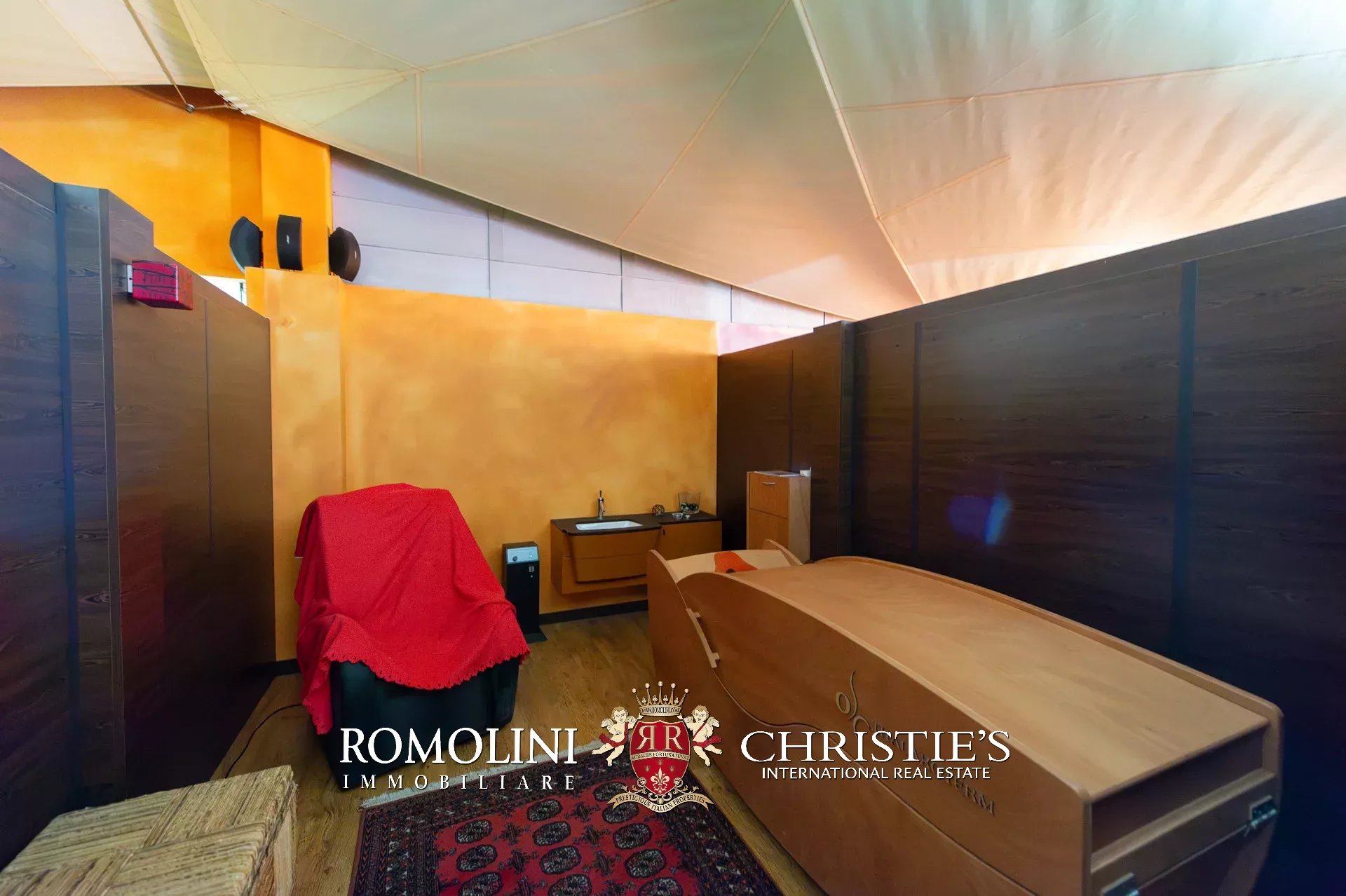 30 Bedroom Villa/Townhouse's Image 44