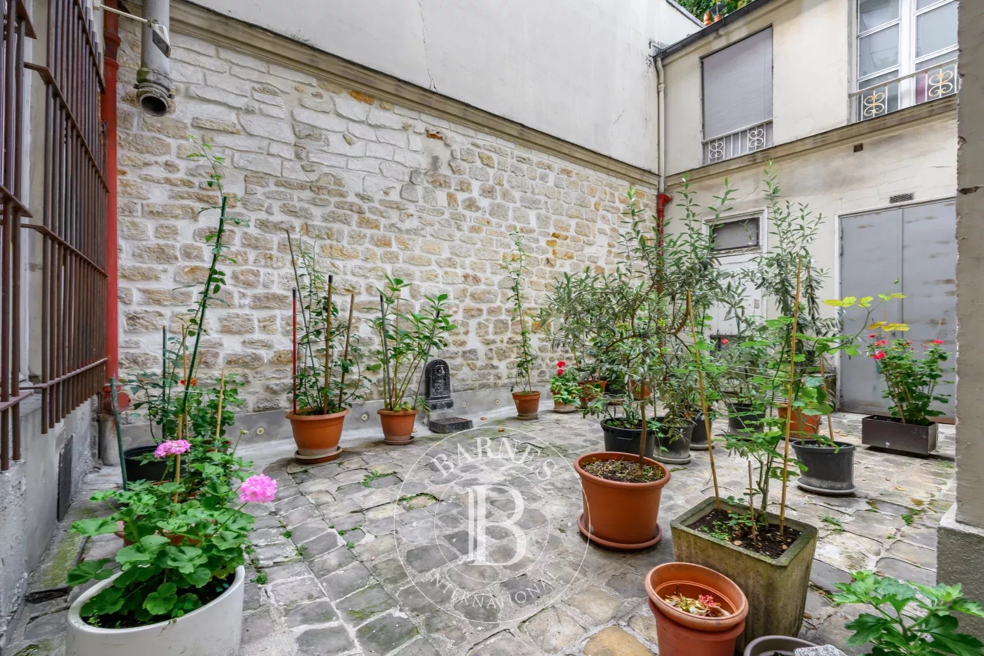 Daire Paris 4ème - picture 16