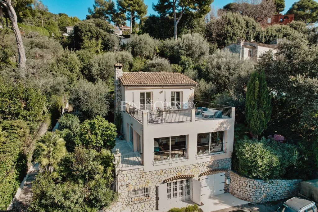 Villa for sale in Cannes — For sale Villa Cannes a lush oasis