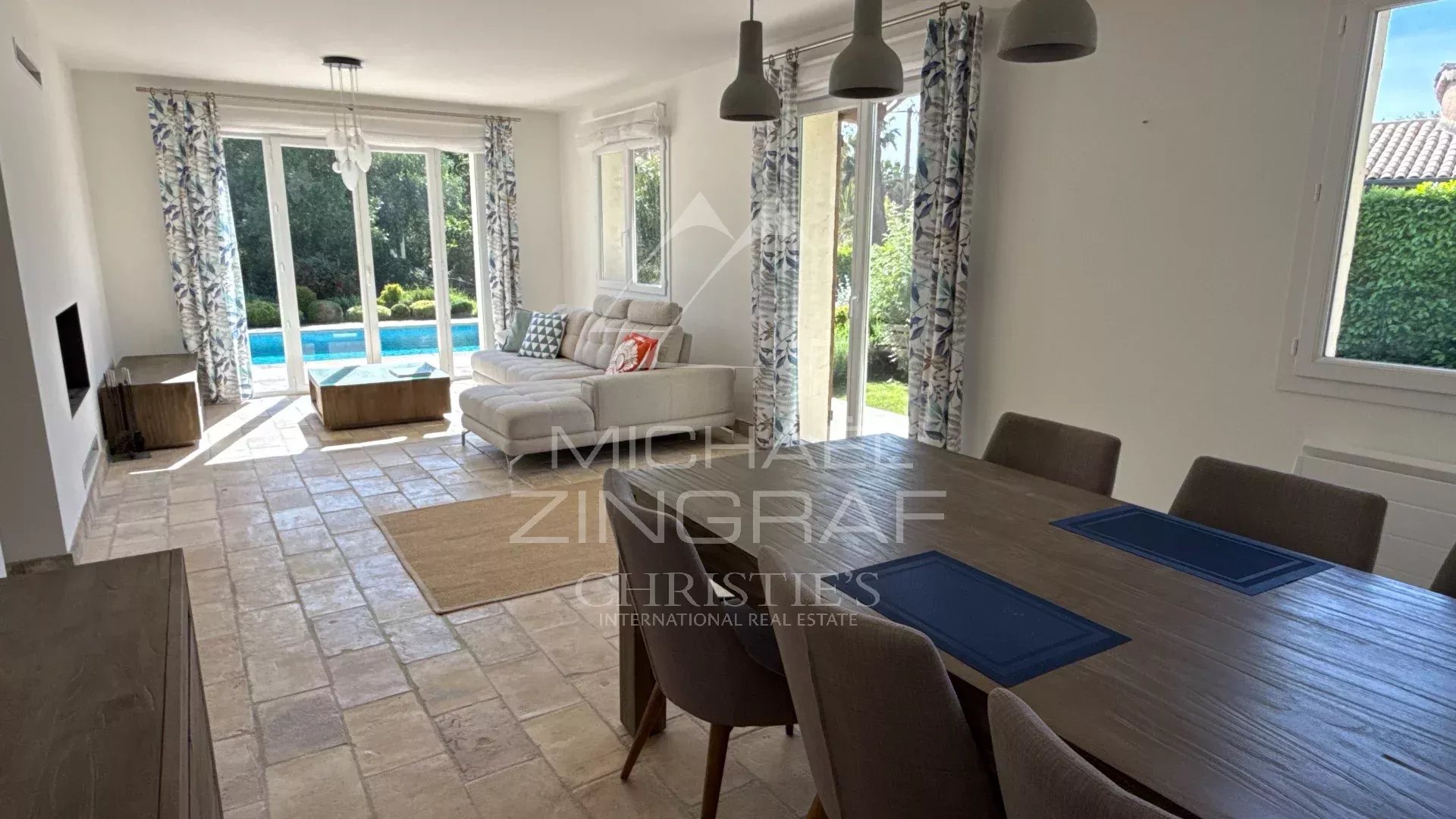 4 Bedroom Villa/Townhouse's Image 4