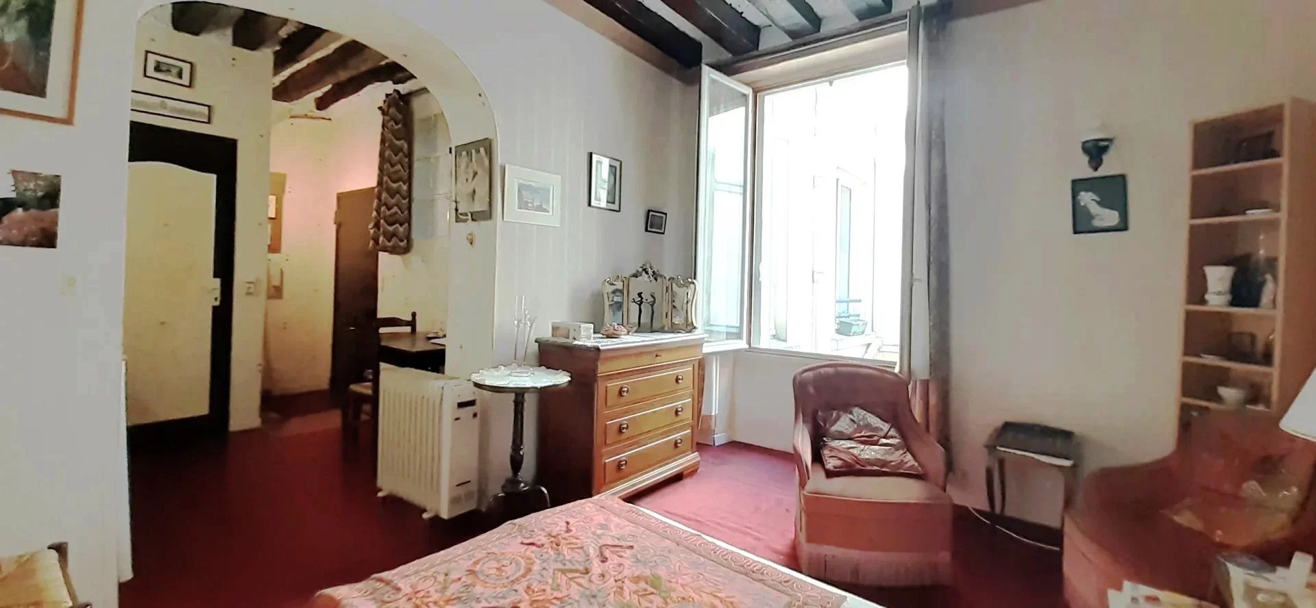 4°- PLACE DES VOSGES - STUDIO