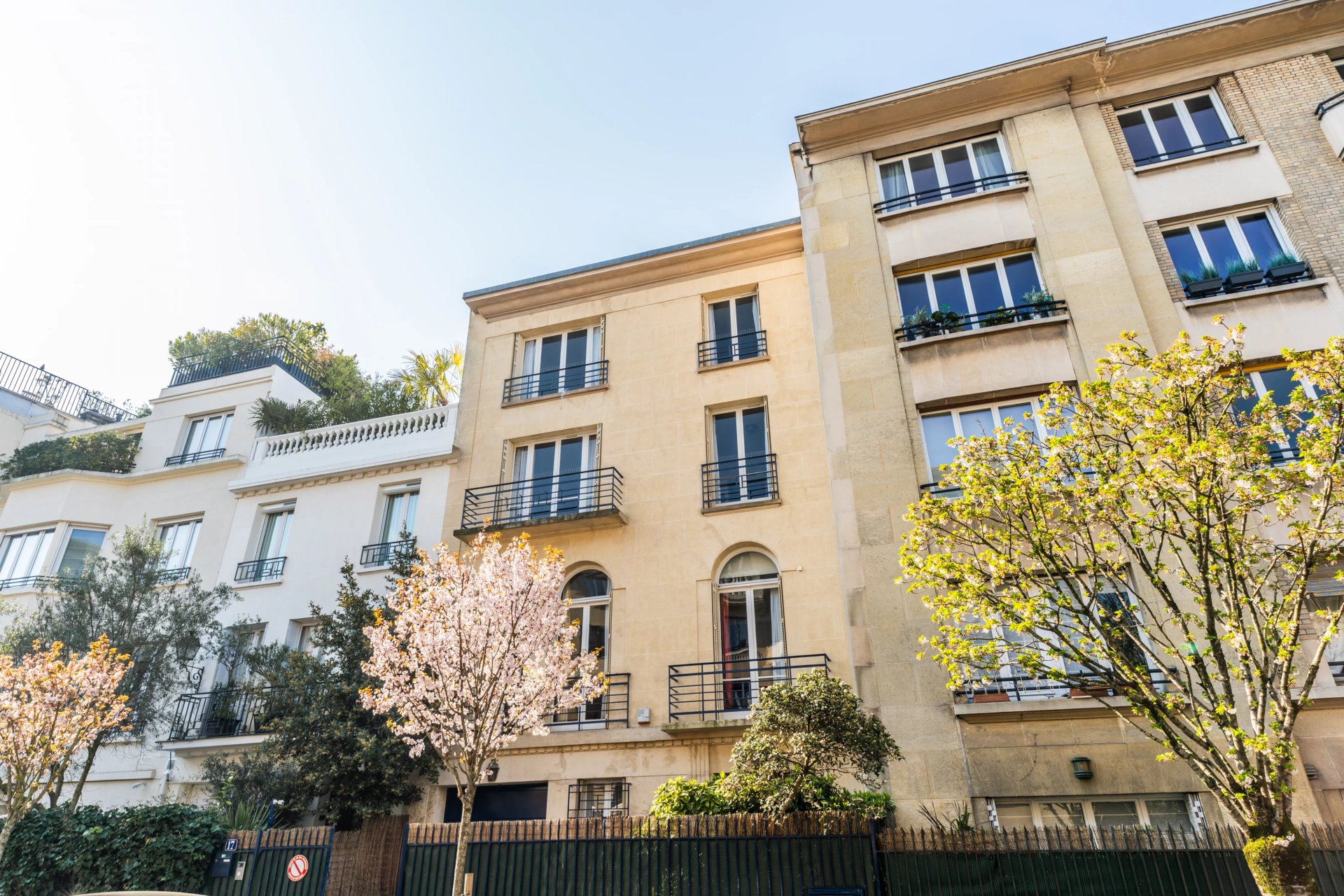 6 Bedroom Villa/Townhouse's Image 21