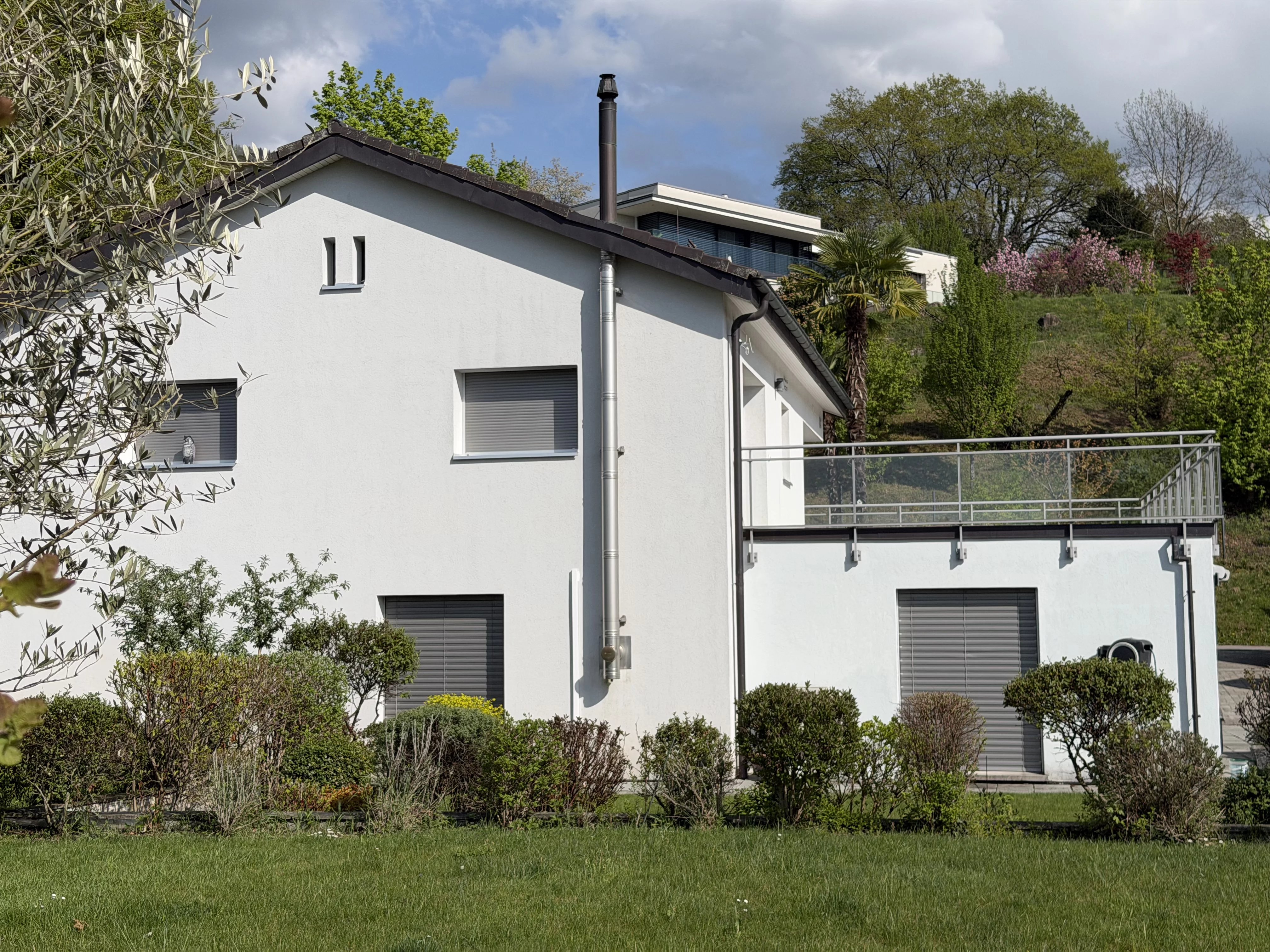 Villa individuelle contemporaine sur belle et grande parcelle