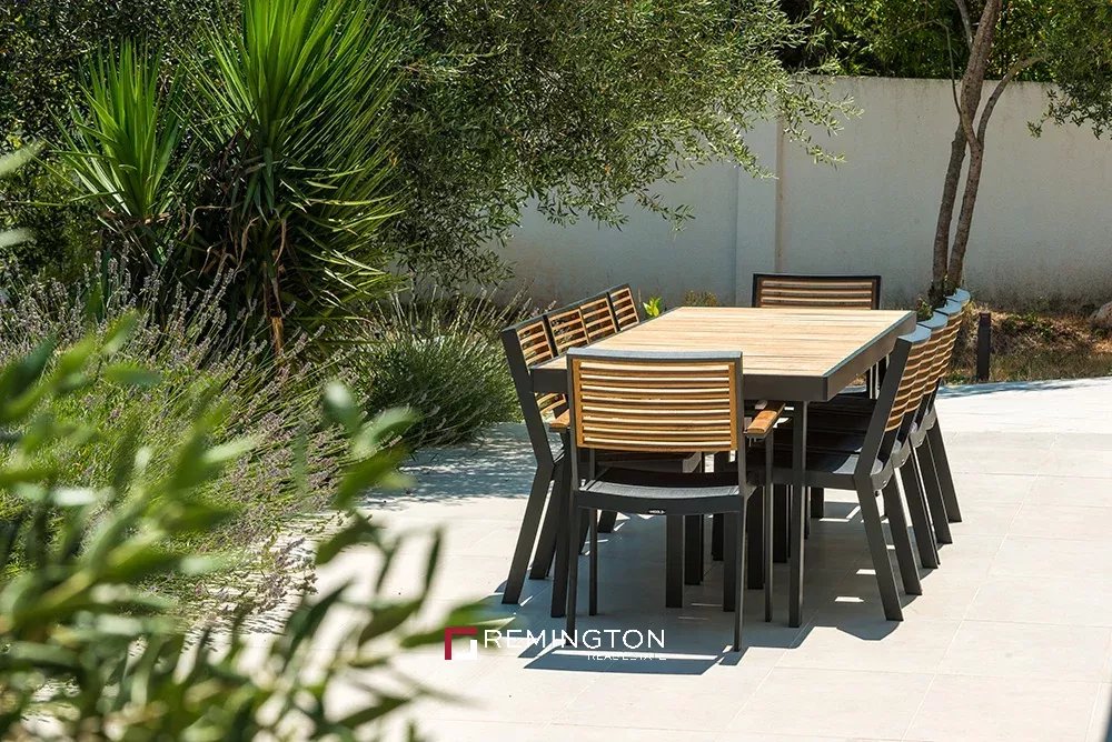 5 Bedroom Villa/Townhouse's Image 6