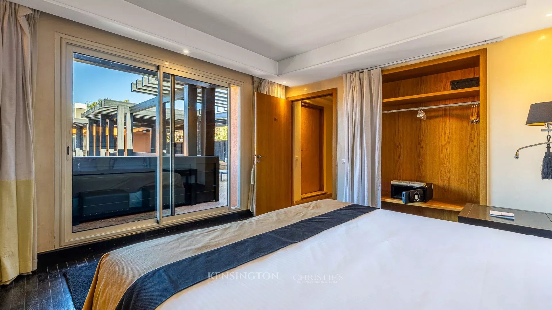 6 Bedroom Villa/Townhouse's Image 25