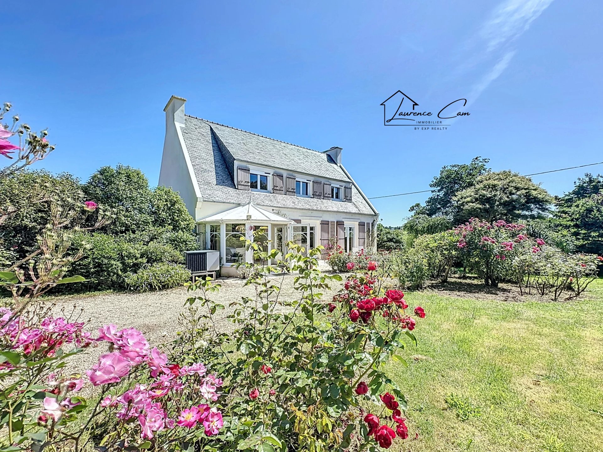 Maison de charme à Landéda – Vie de plain-pied, volumes généreux à deux pas de l’Aber Wrac’h