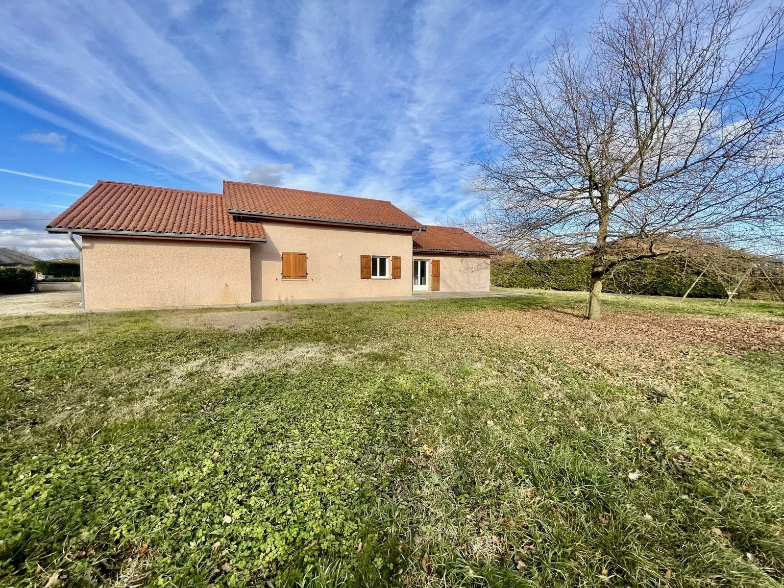 Maison de plain-pied - ST ETIENNE DE ST GEOIRS