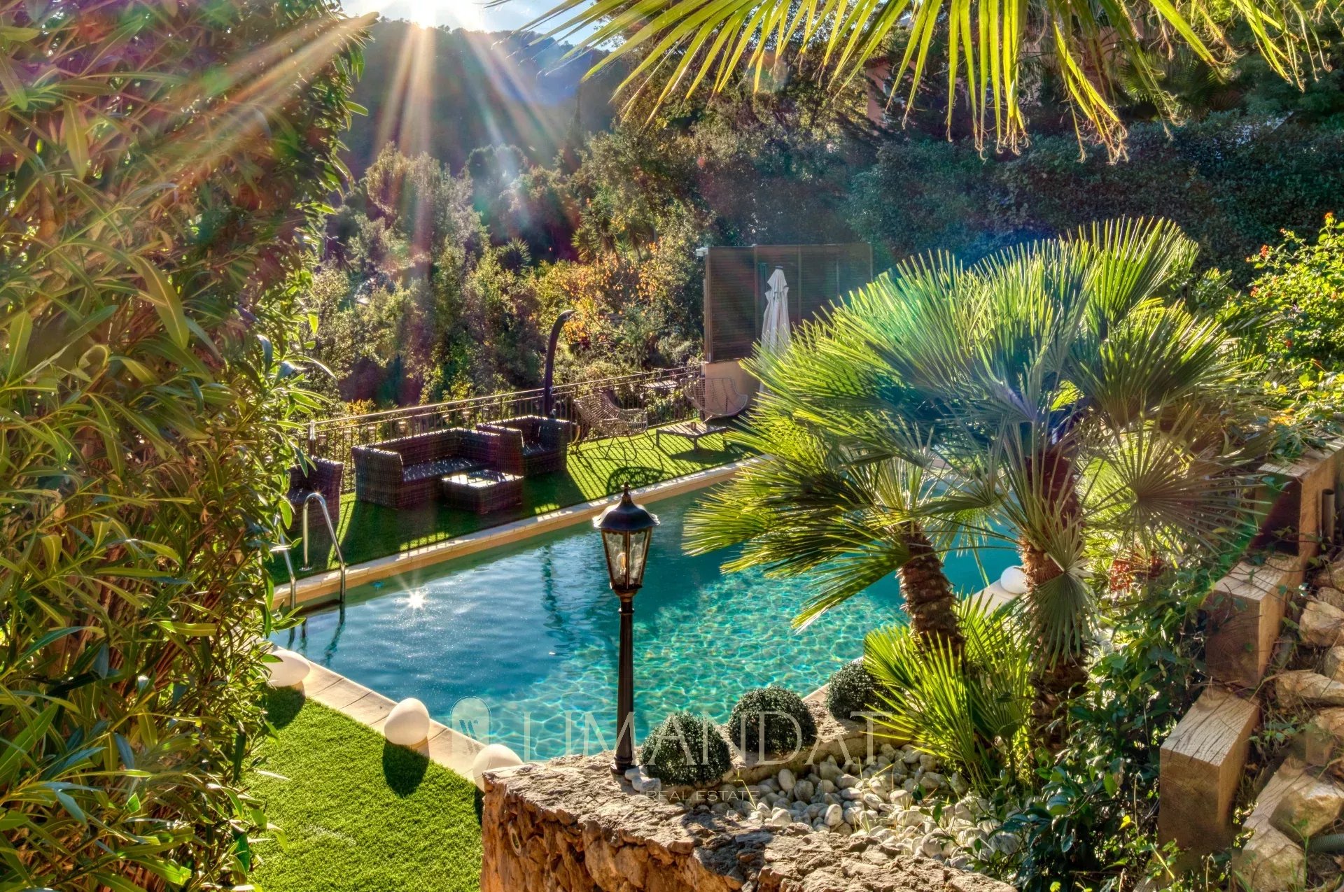 Villa d’Exception aux Serres de la Madone avec Vue Mer Panoramique