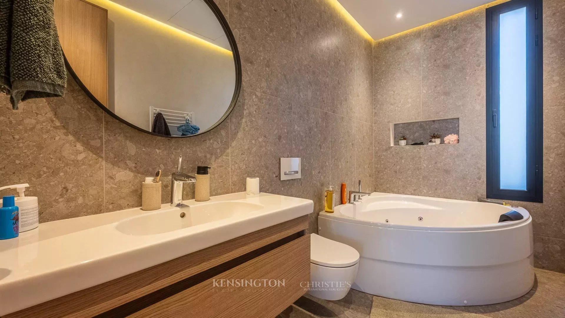 4 Bedroom Villa/Townhouse's Image 34