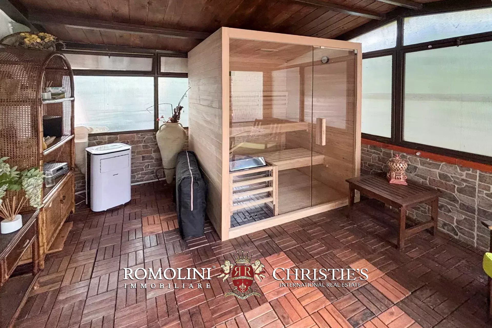 19 Bedroom Villa/Townhouse's Image 42