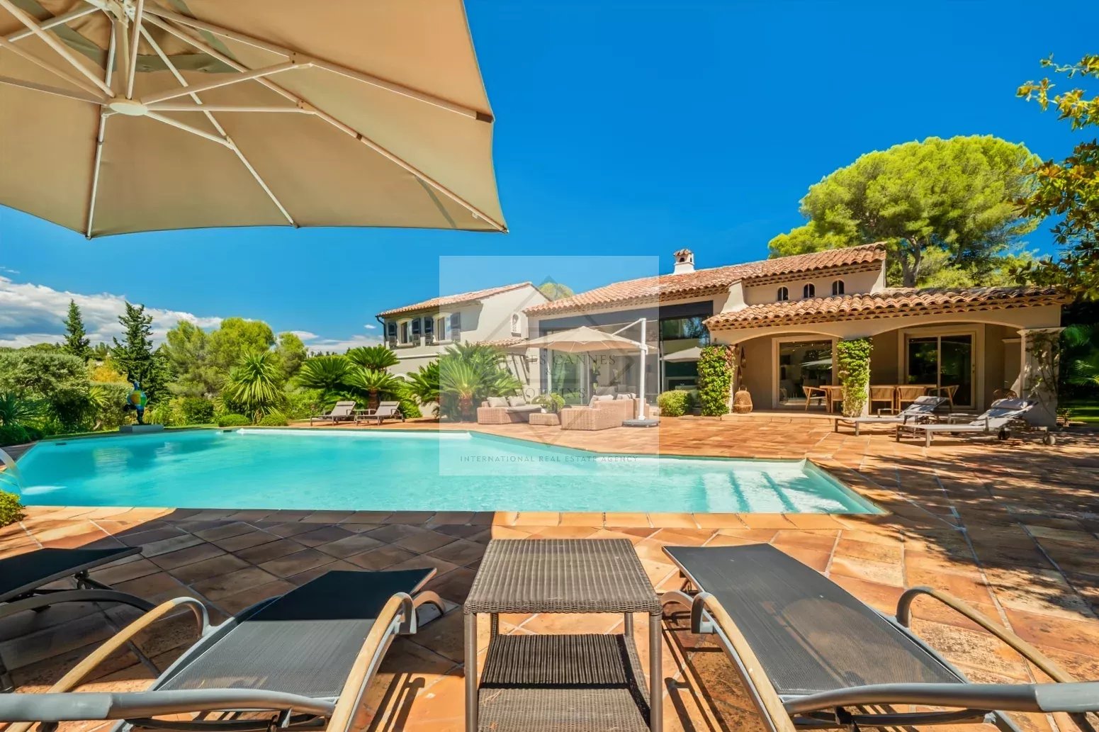 Superbe villa neuve de style provençal – Vue panoramique & intimité absolue — photo 4