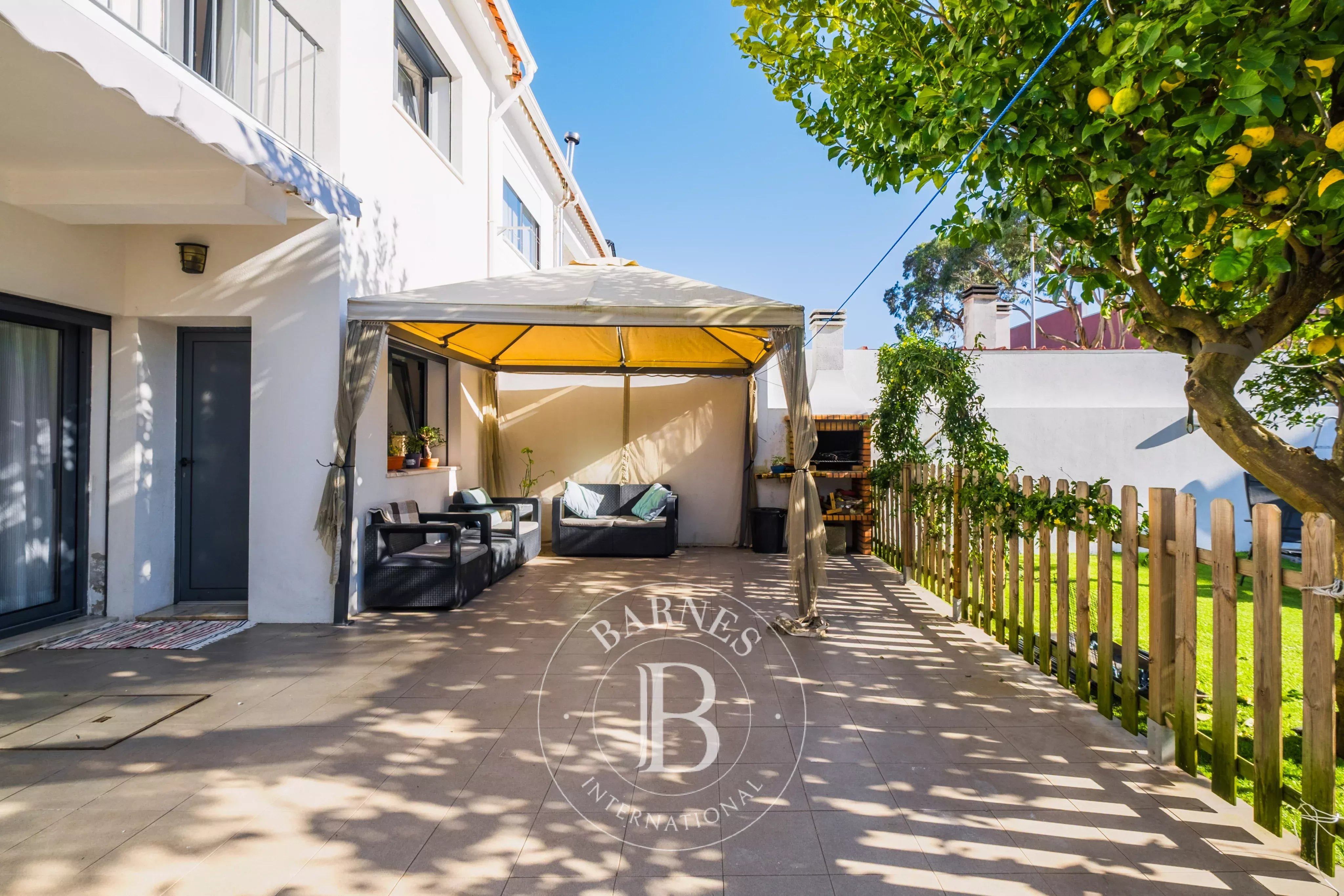 Moradia familiar Moradia familiar