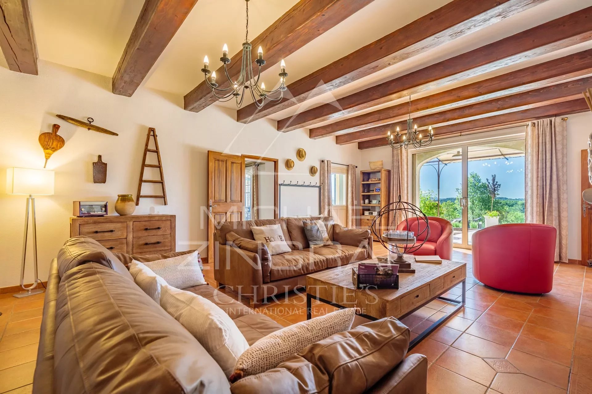 6 Bedroom Villa/Townhouse's Image 4
