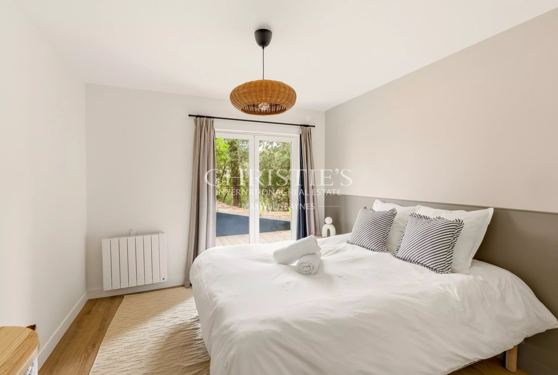 6 Bedroom Villa/Townhouse's Image 13