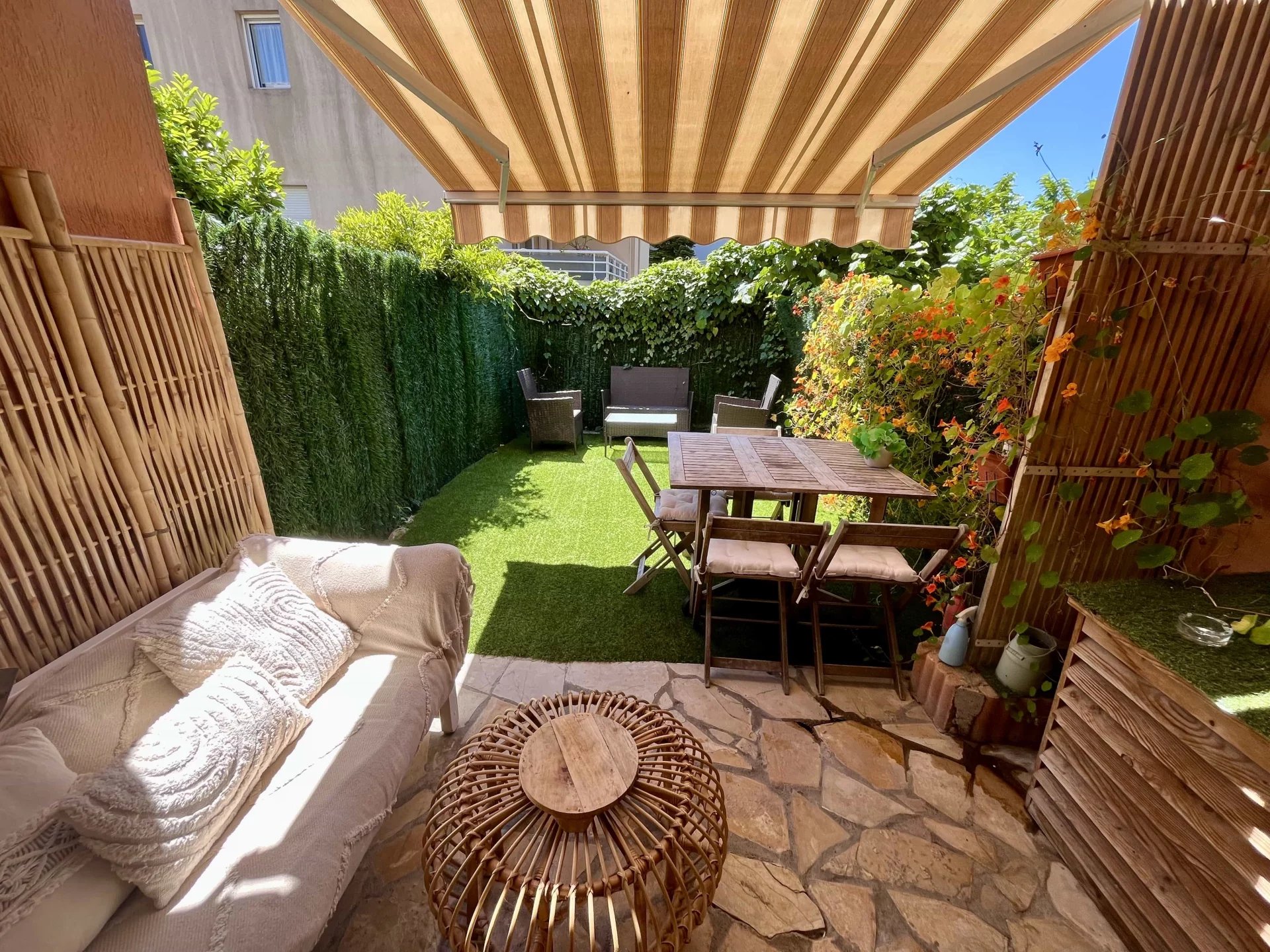 Charmant studio avec jardin privatif