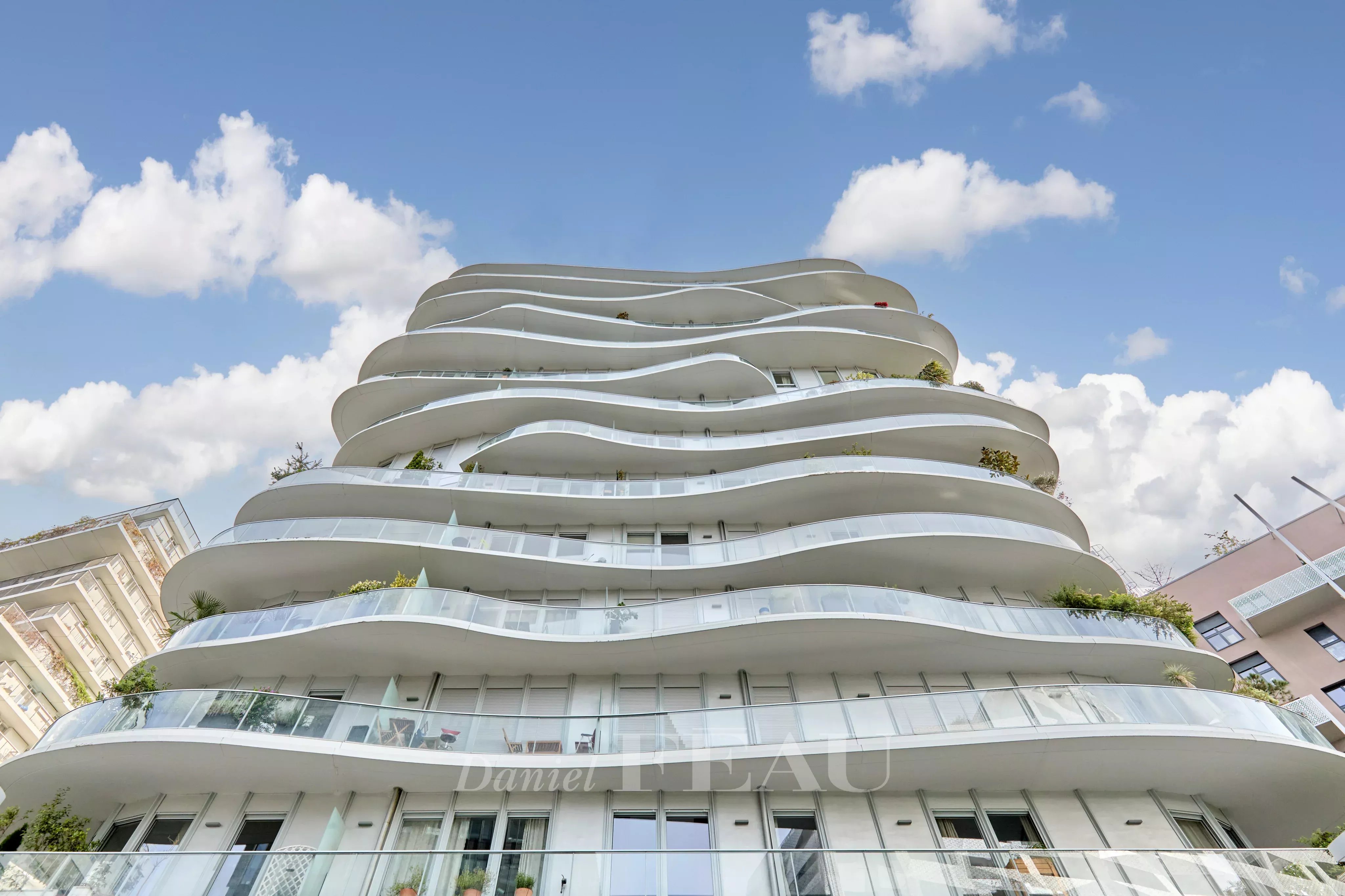 Sale Apartment Paris 17th