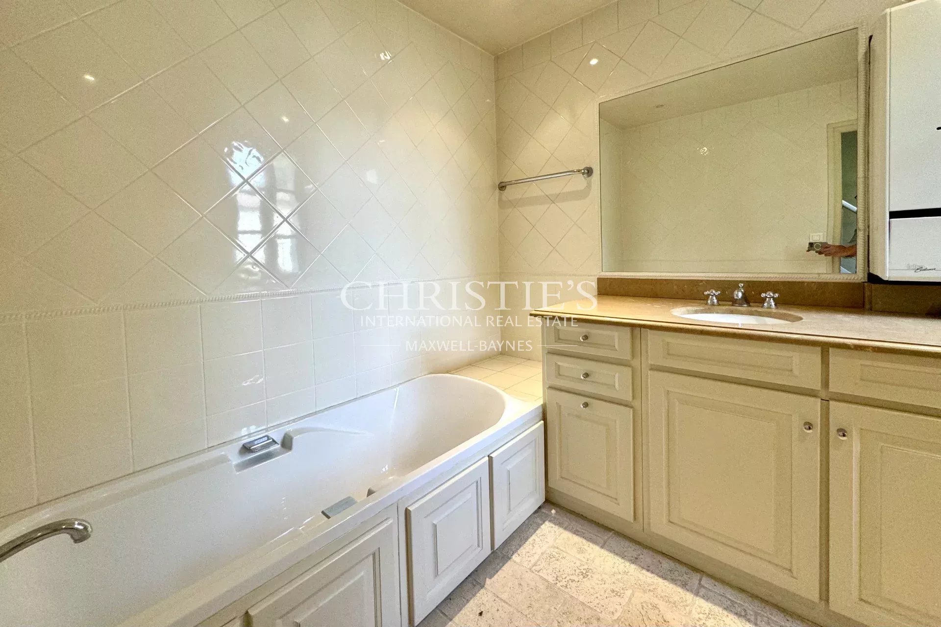 11 Bedroom Villa/Townhouse's Image 25