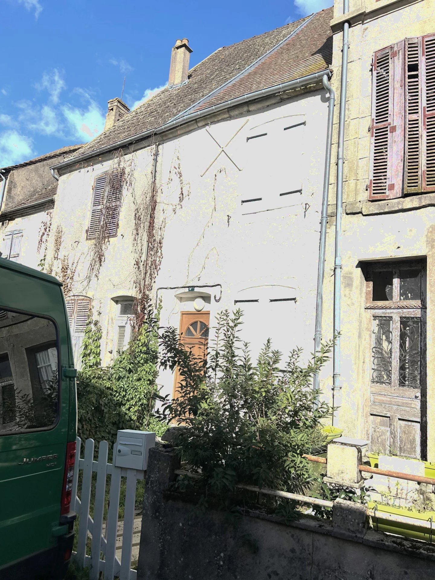 MAISON LIBRE DE TOUTE OCCUPATION ET MURS COMMERCIAUX