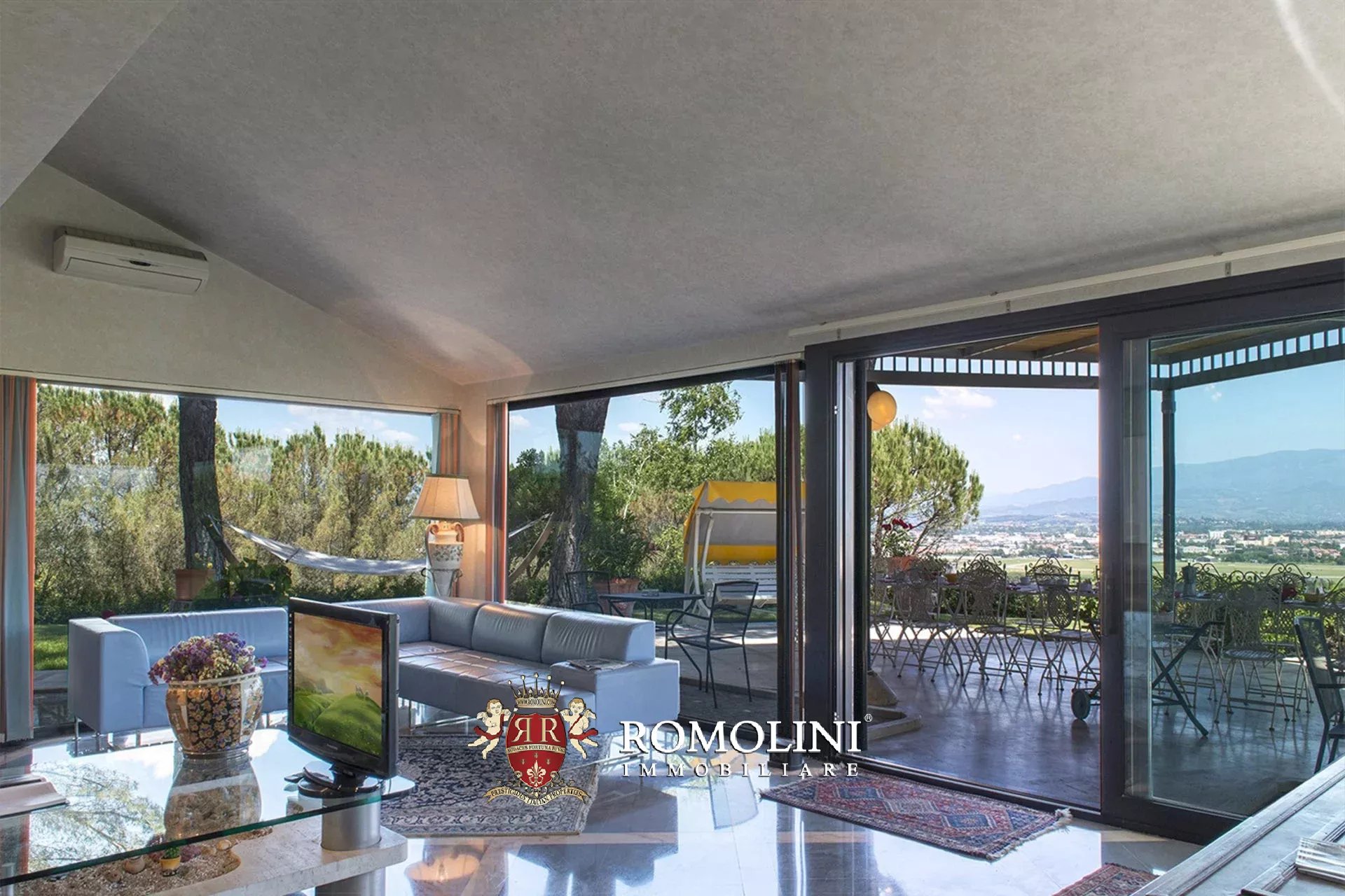 10 Bedroom Villa/Townhouse's Image 24