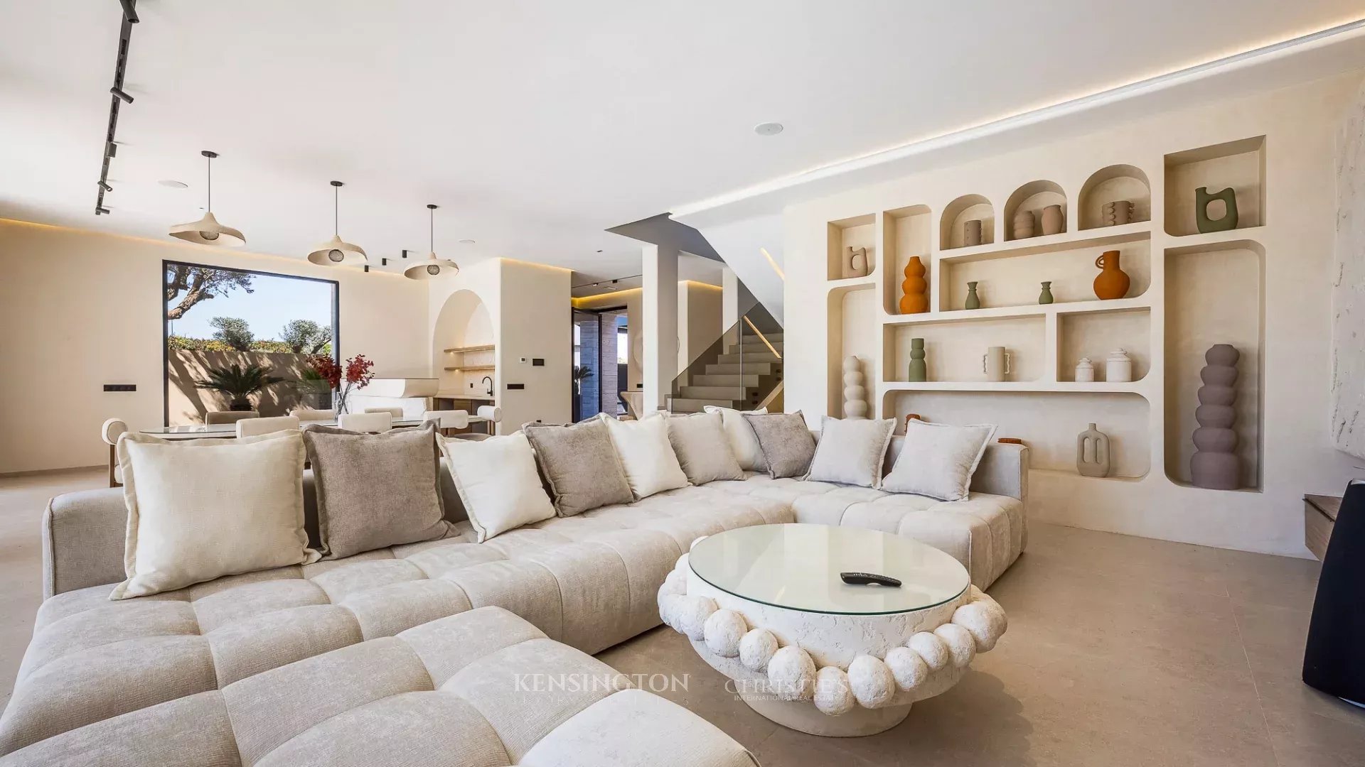 4 Bedroom Villa/Townhouse's Image 5