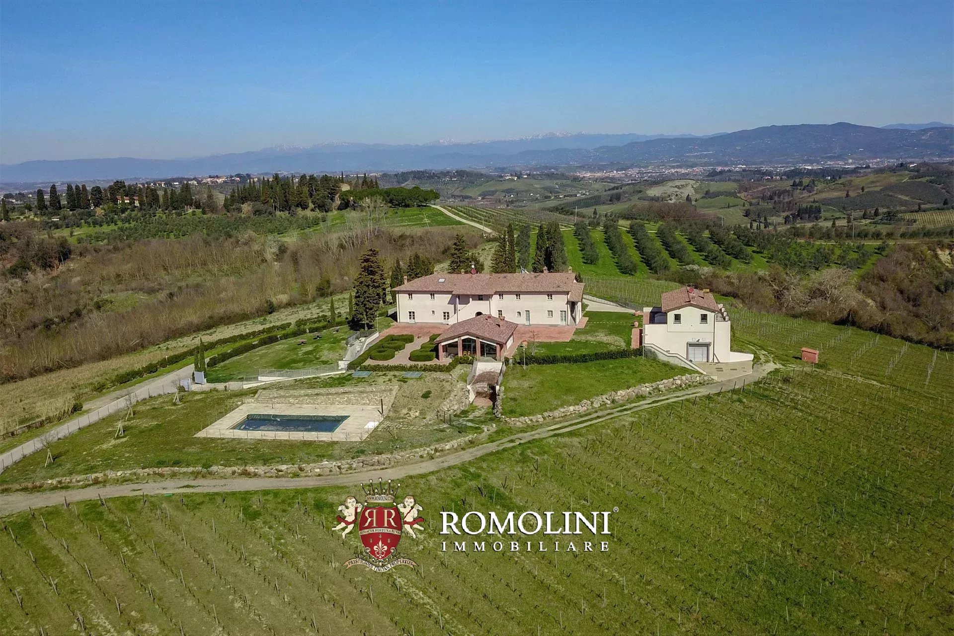 11 Bedroom Vineyard's Image 4