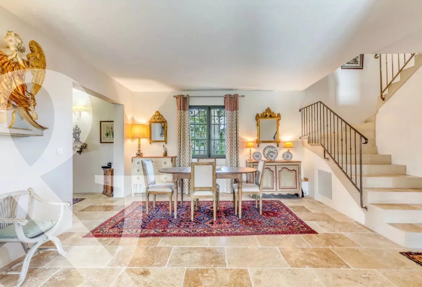 AU CALME DANS UN TRES BEAU PARC